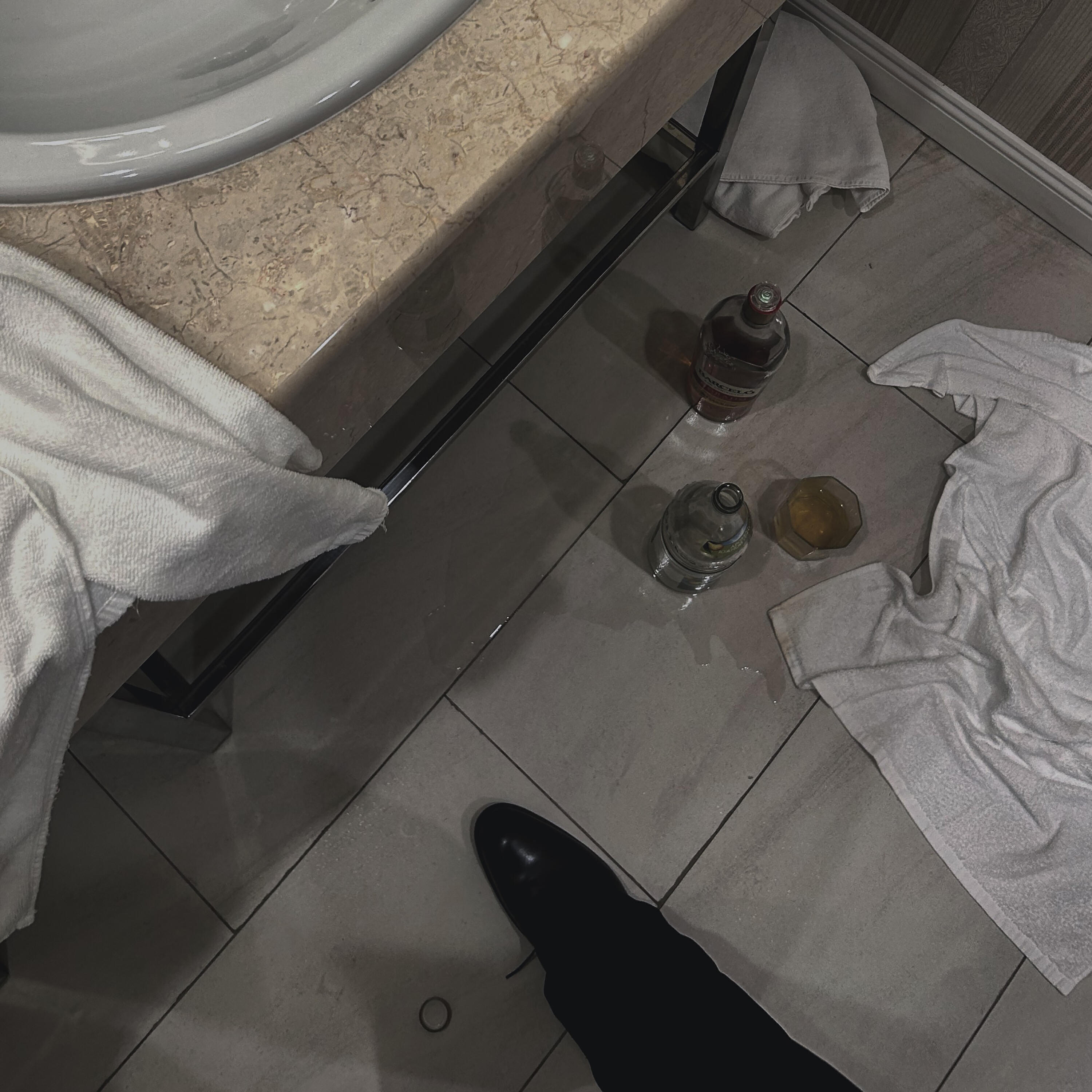 Релиз В кожаном кресле