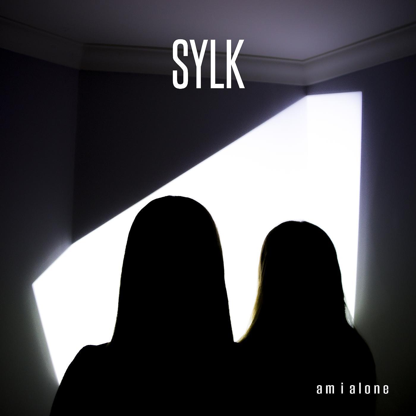 Релиз Am I Alone