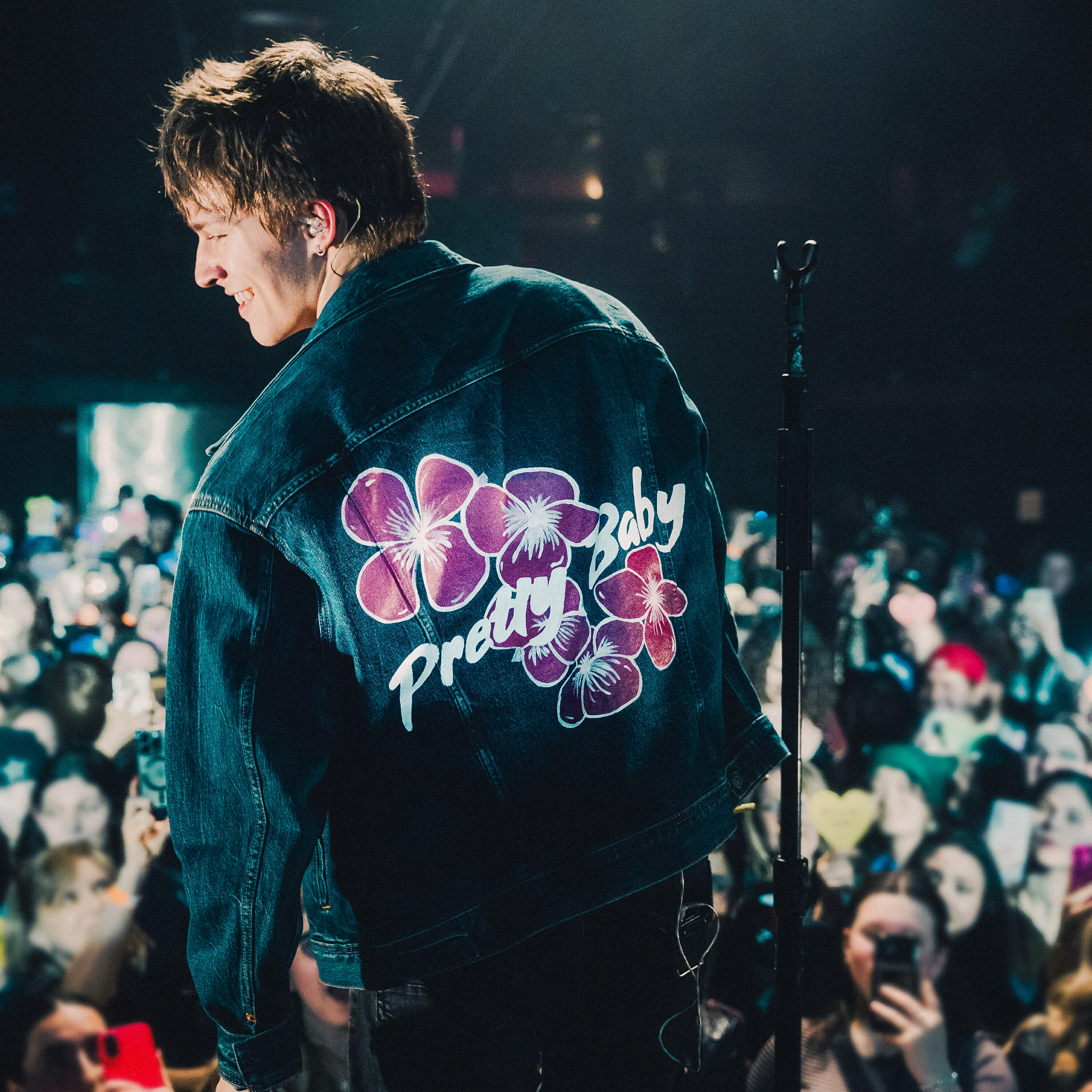 Релиз Pretty Baby (Live From Toronto)