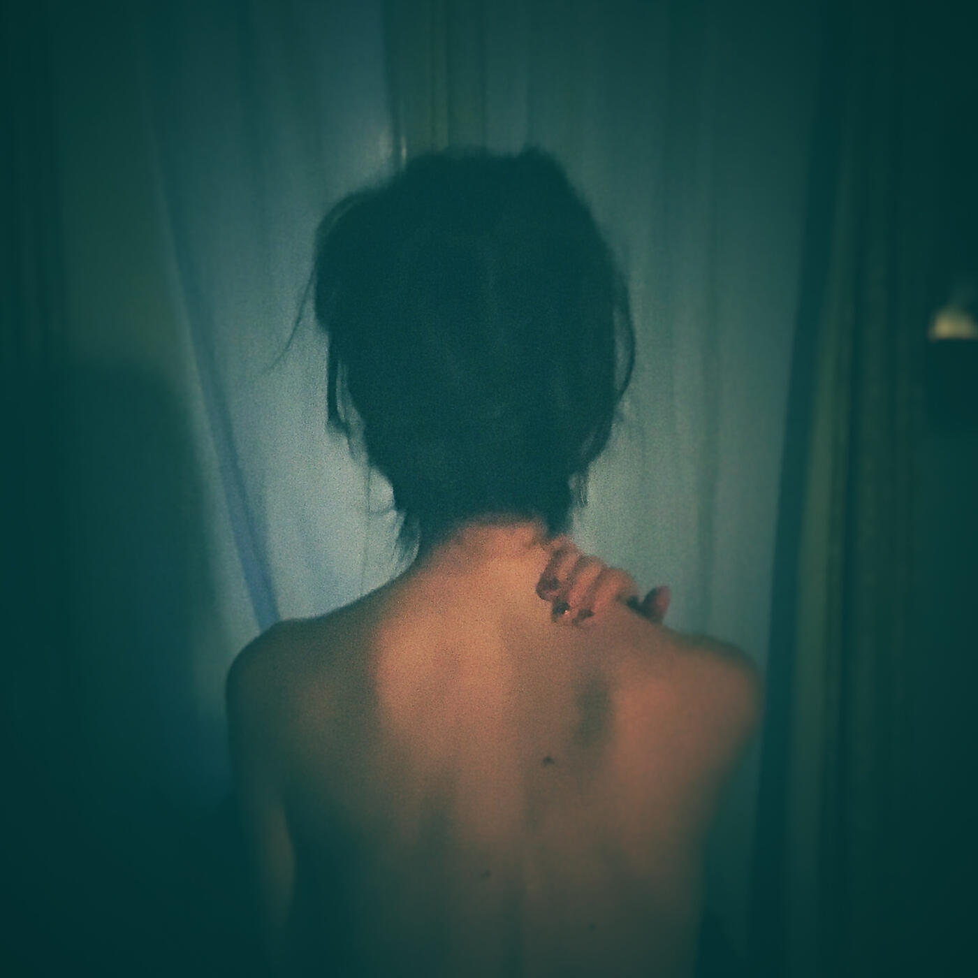 Релиз Hiding (Acoustic)