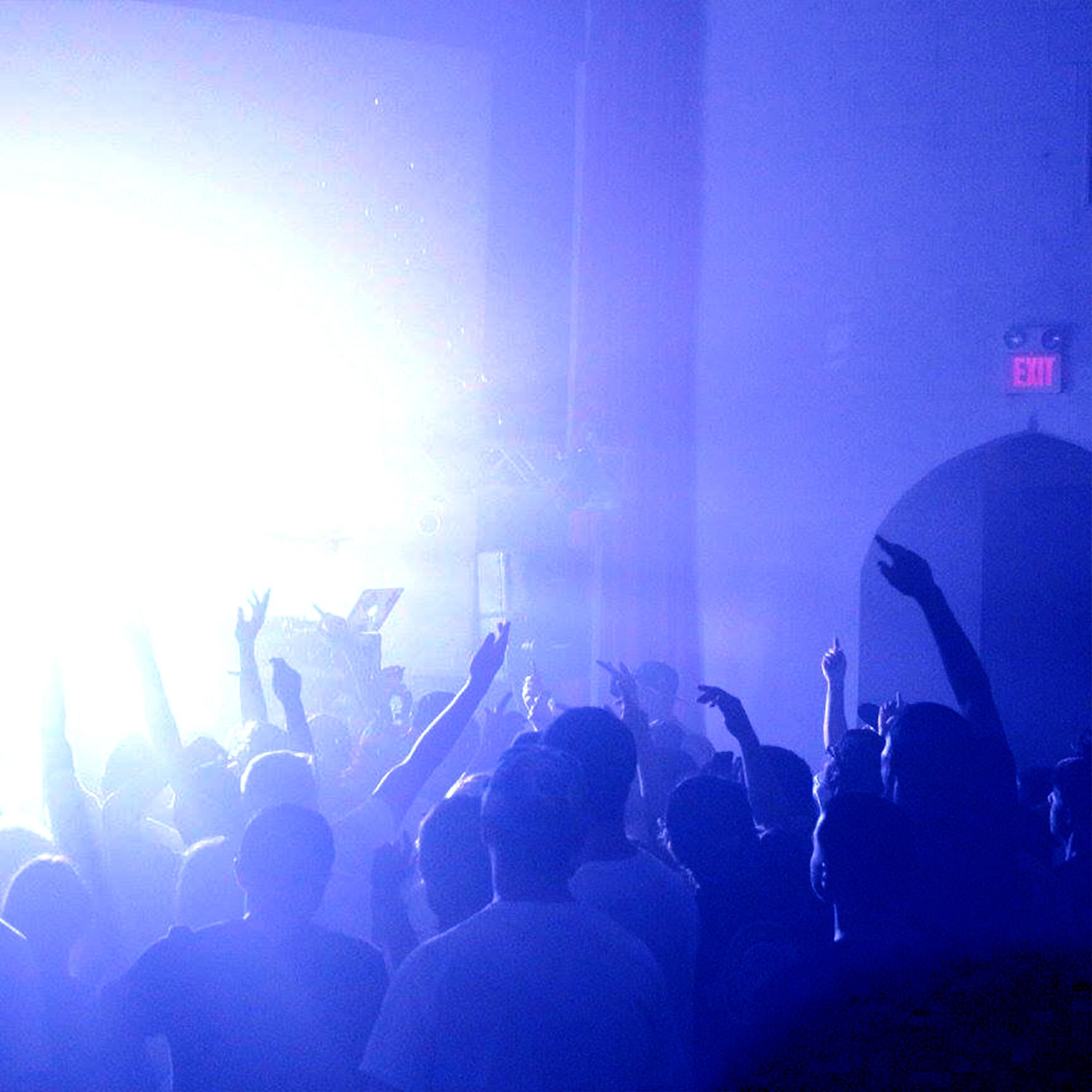 Релиз Crowd Surfing