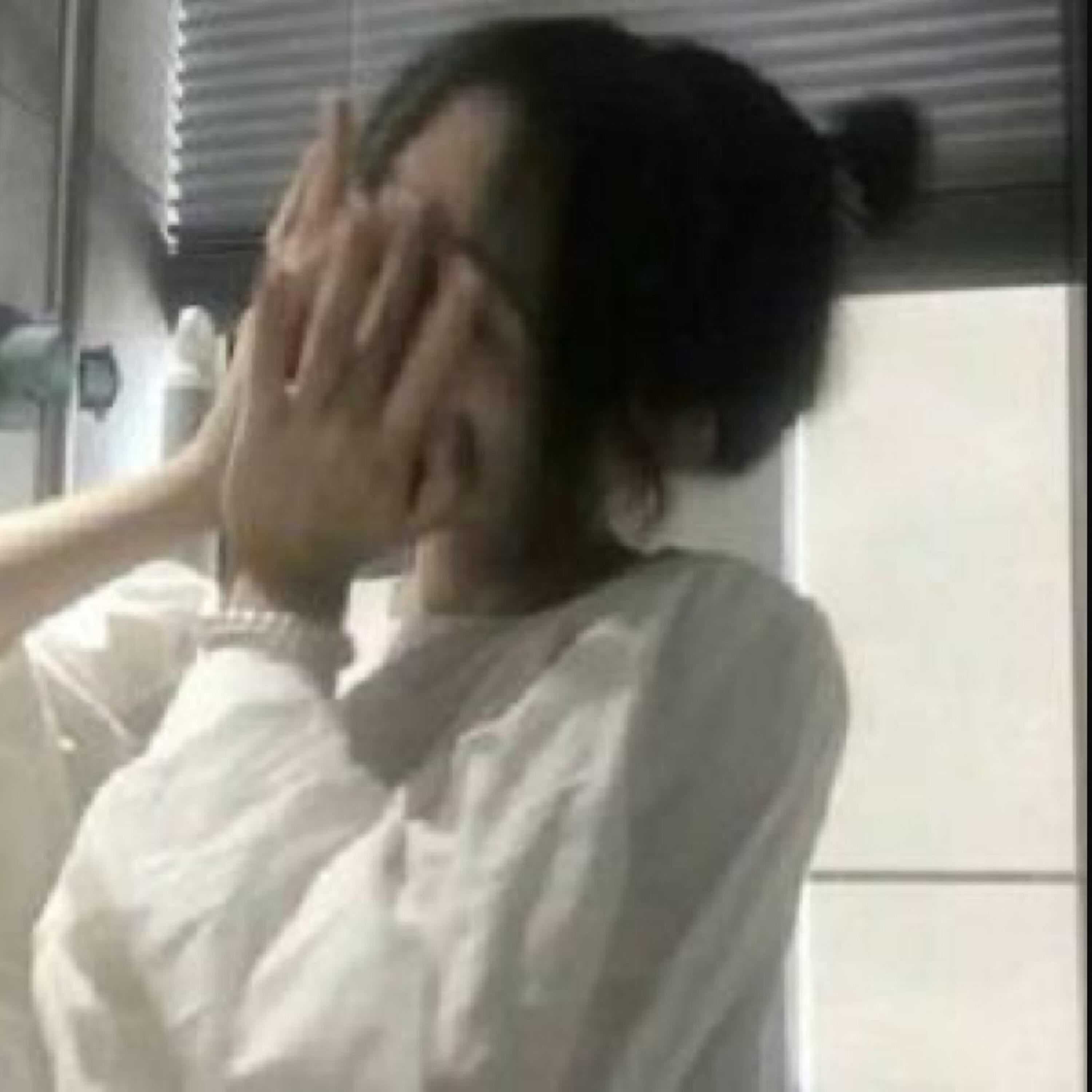 Релиз เพียงสบตา