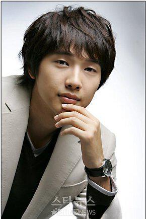 Ji Hyun Woo