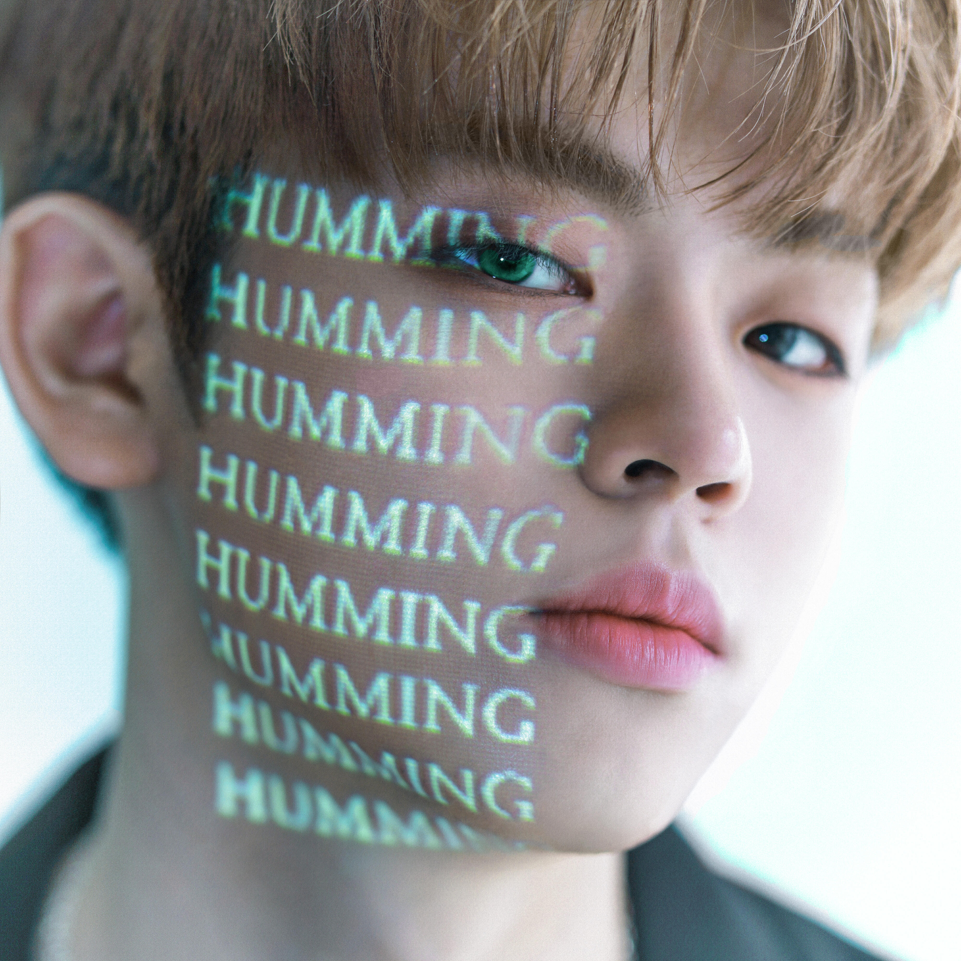 Релиз Humming (feat. RAVI)