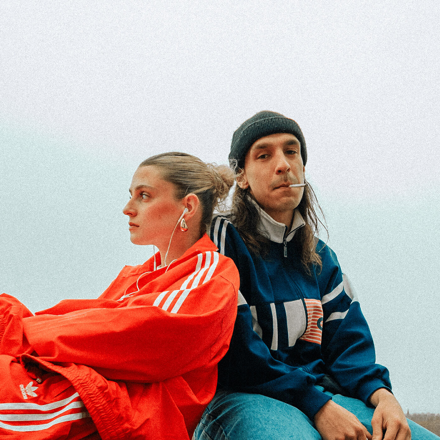 Релиз Tous les deux