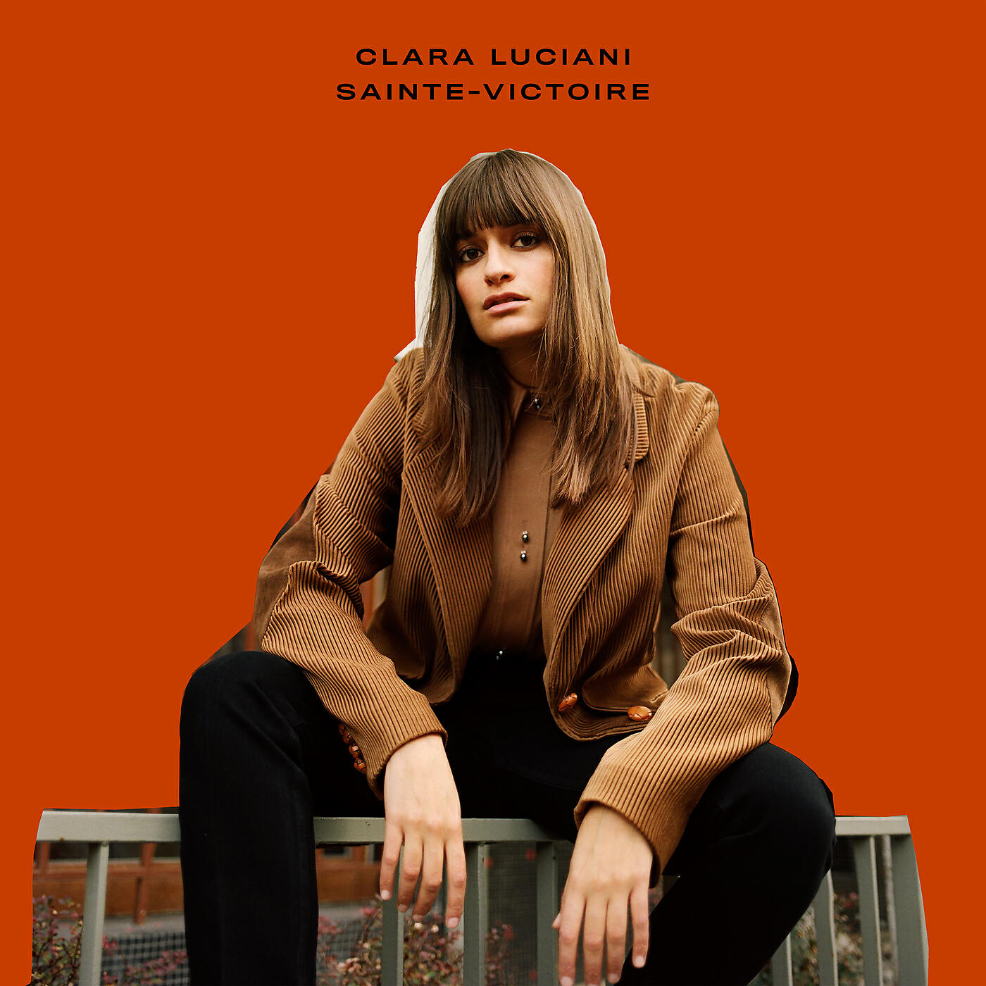 Скачать песню Clara Luciani - Les fleurs бесплатно в MP3 для Android и iOS