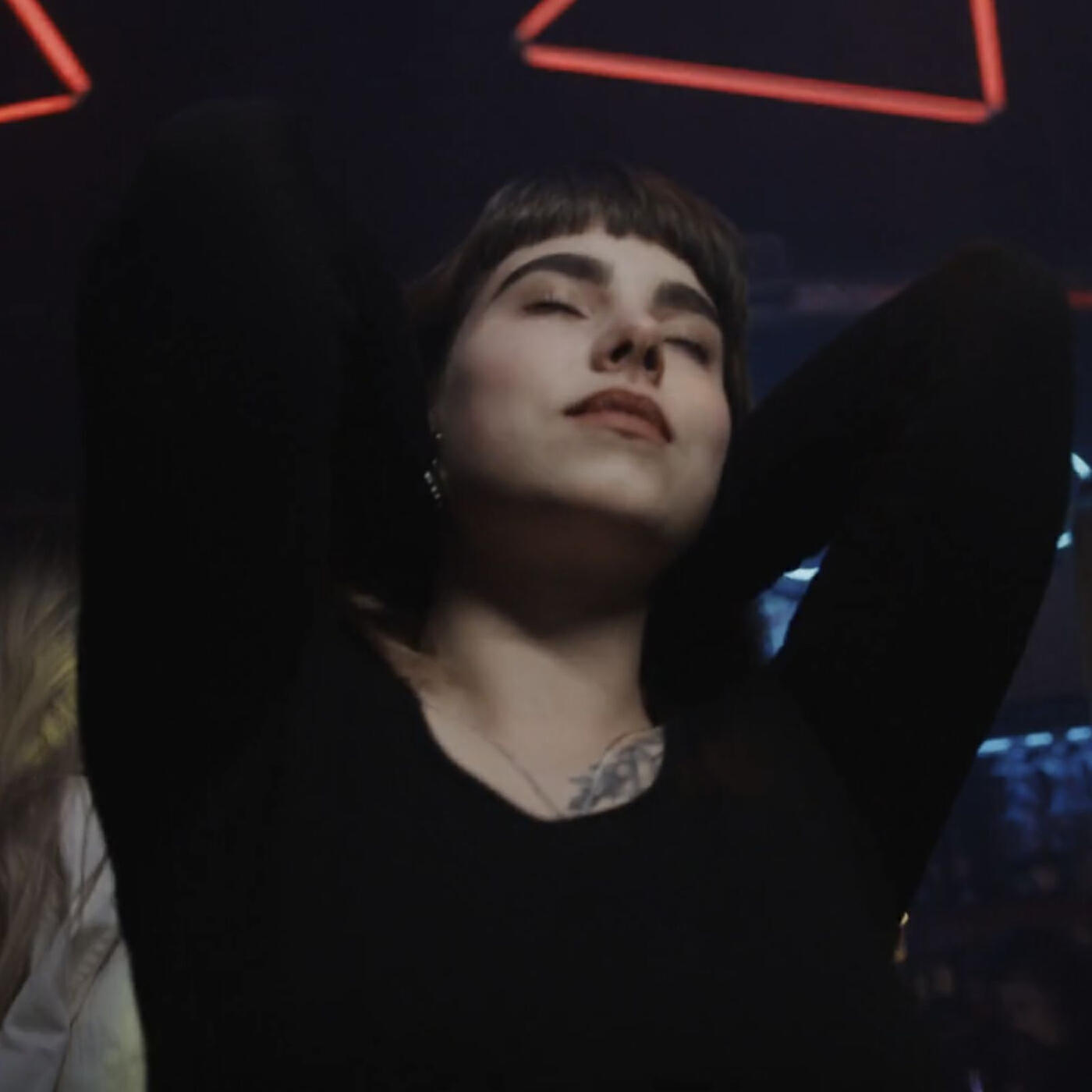 Релиз Alone I Fall