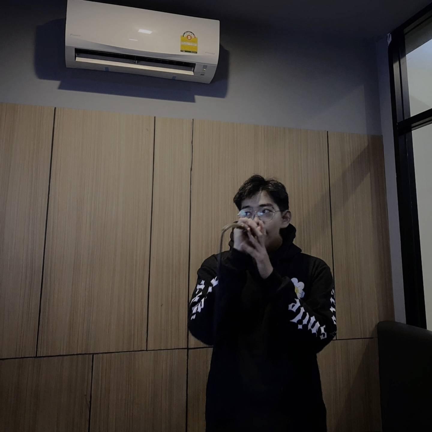 Трек ใจเสี่ยง