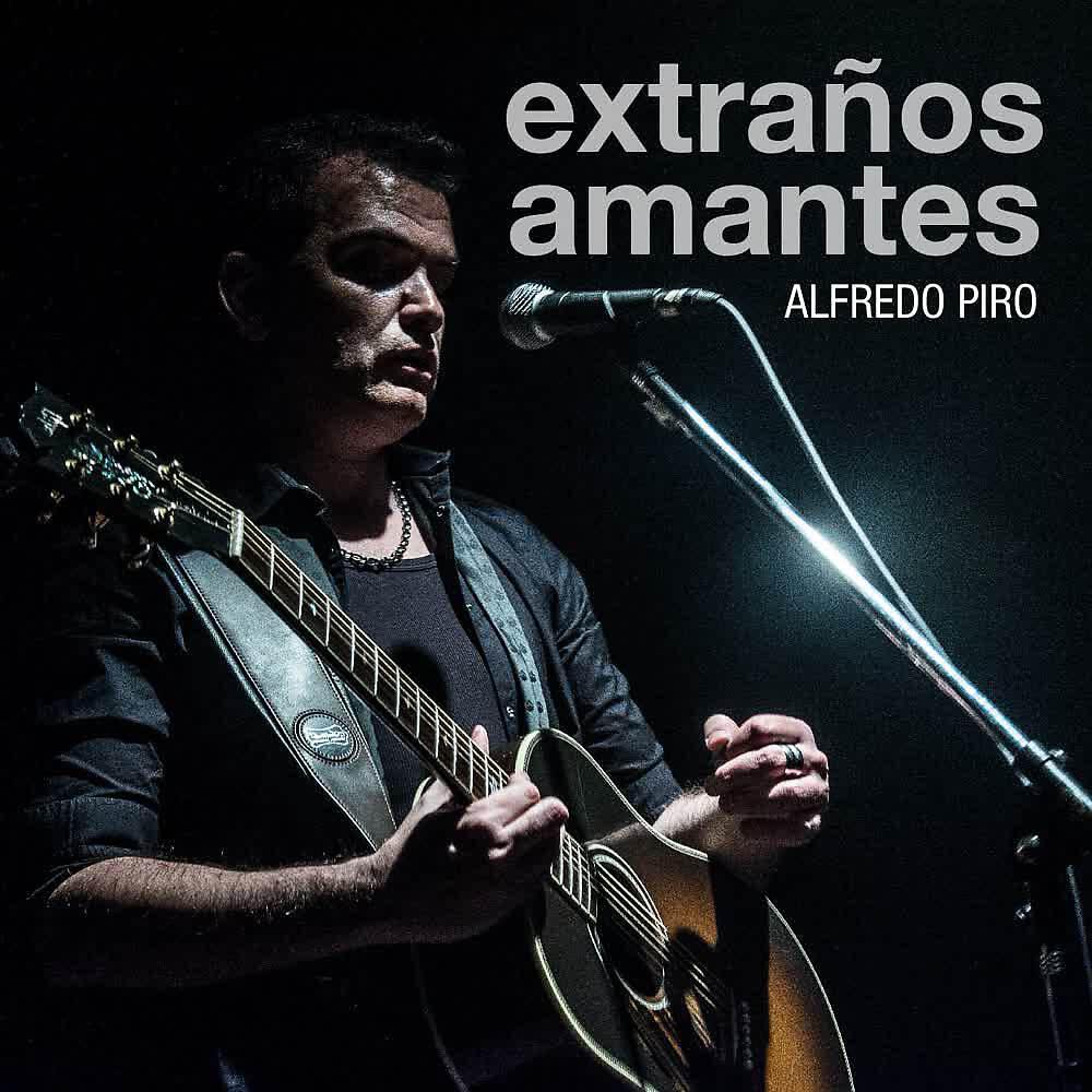 Релиз Extraños Amantes