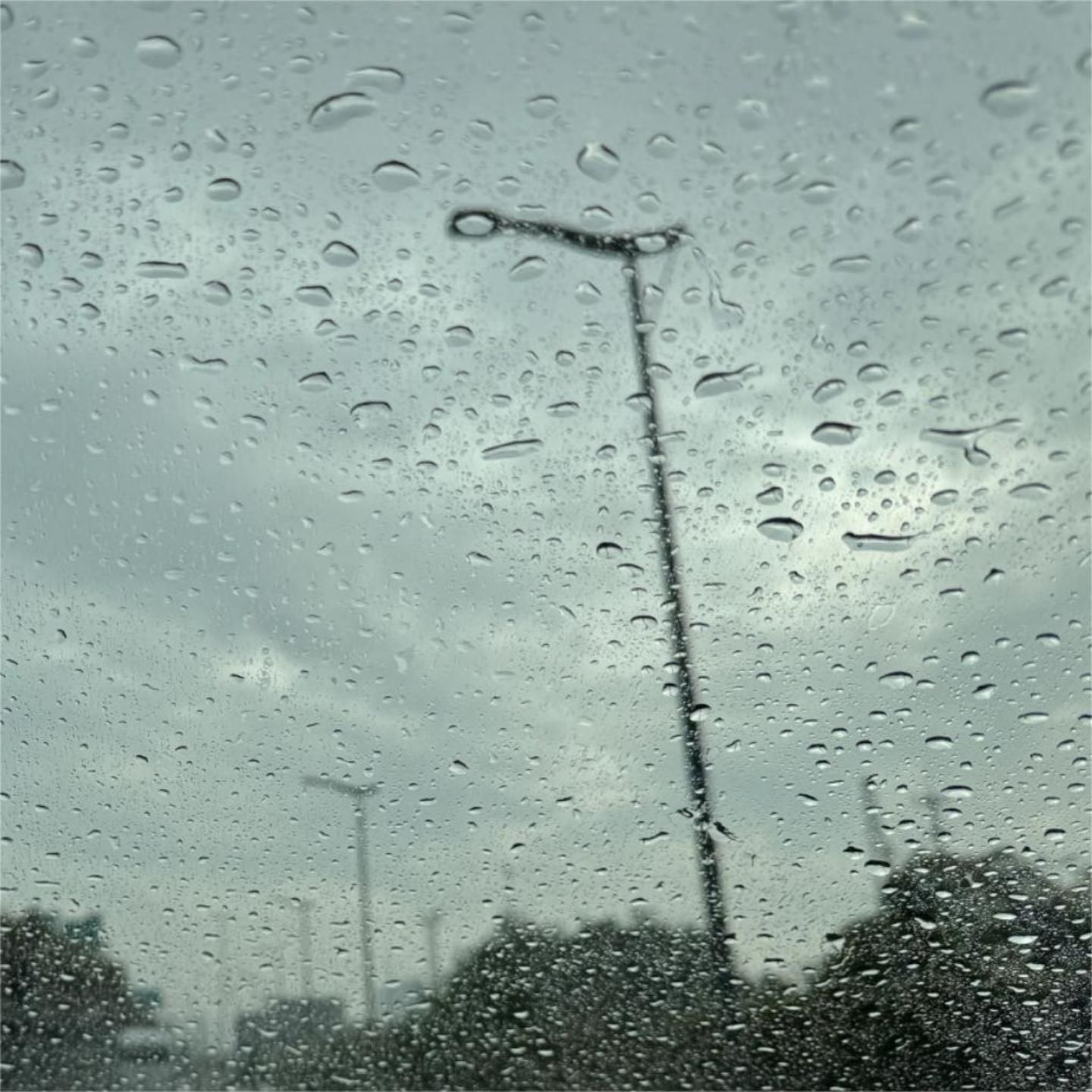 Трек 我想谈恋爱 (伴奏)