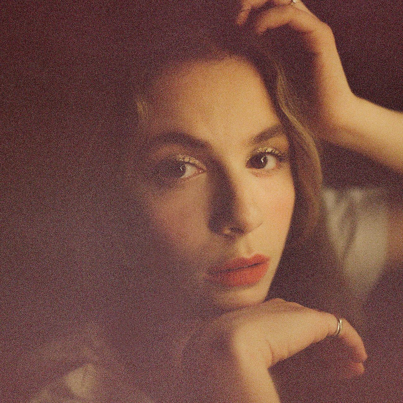 Постер альбома white light