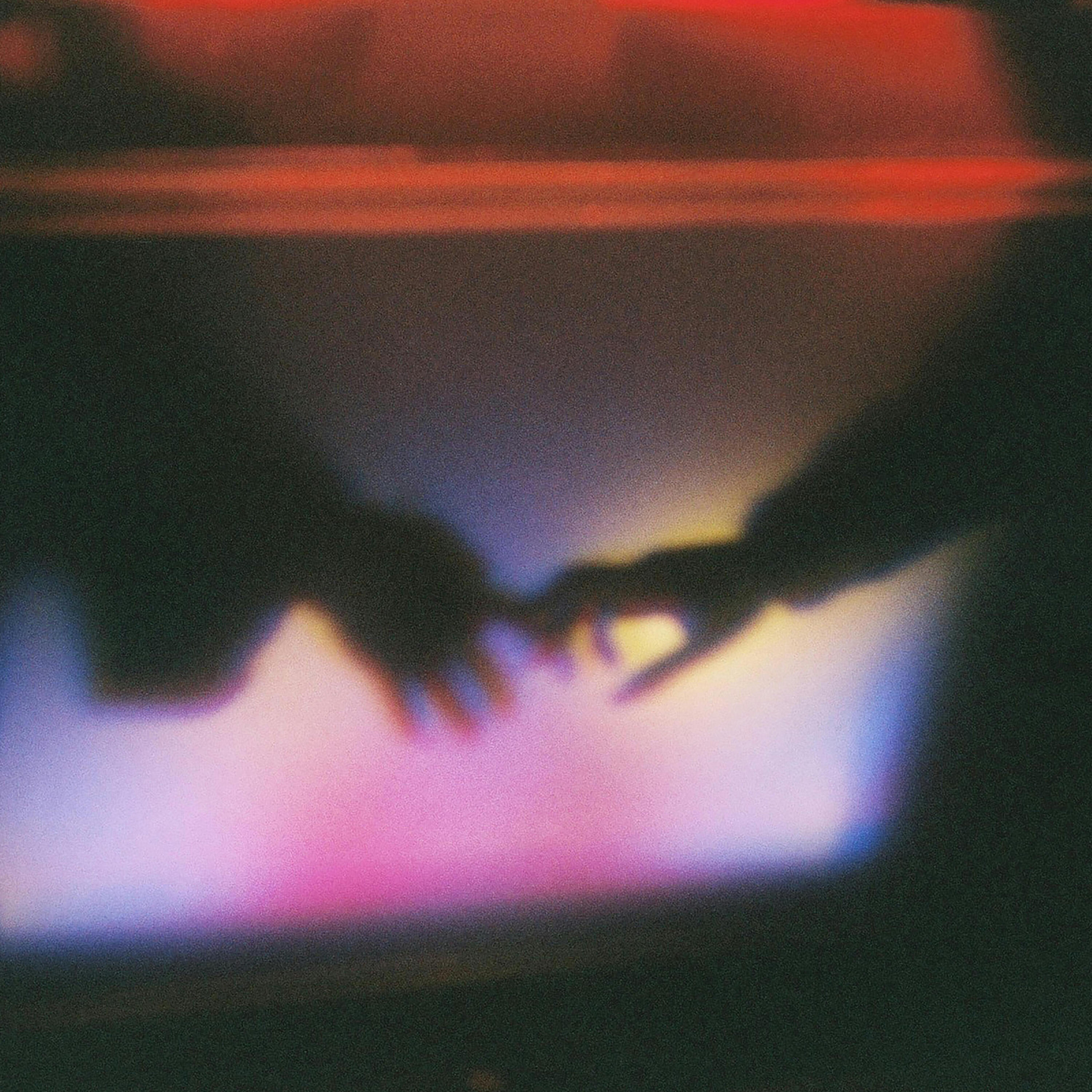 Релиз holding on to hope