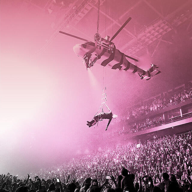 Релиз mainstream sellout (life in pink deluxe)