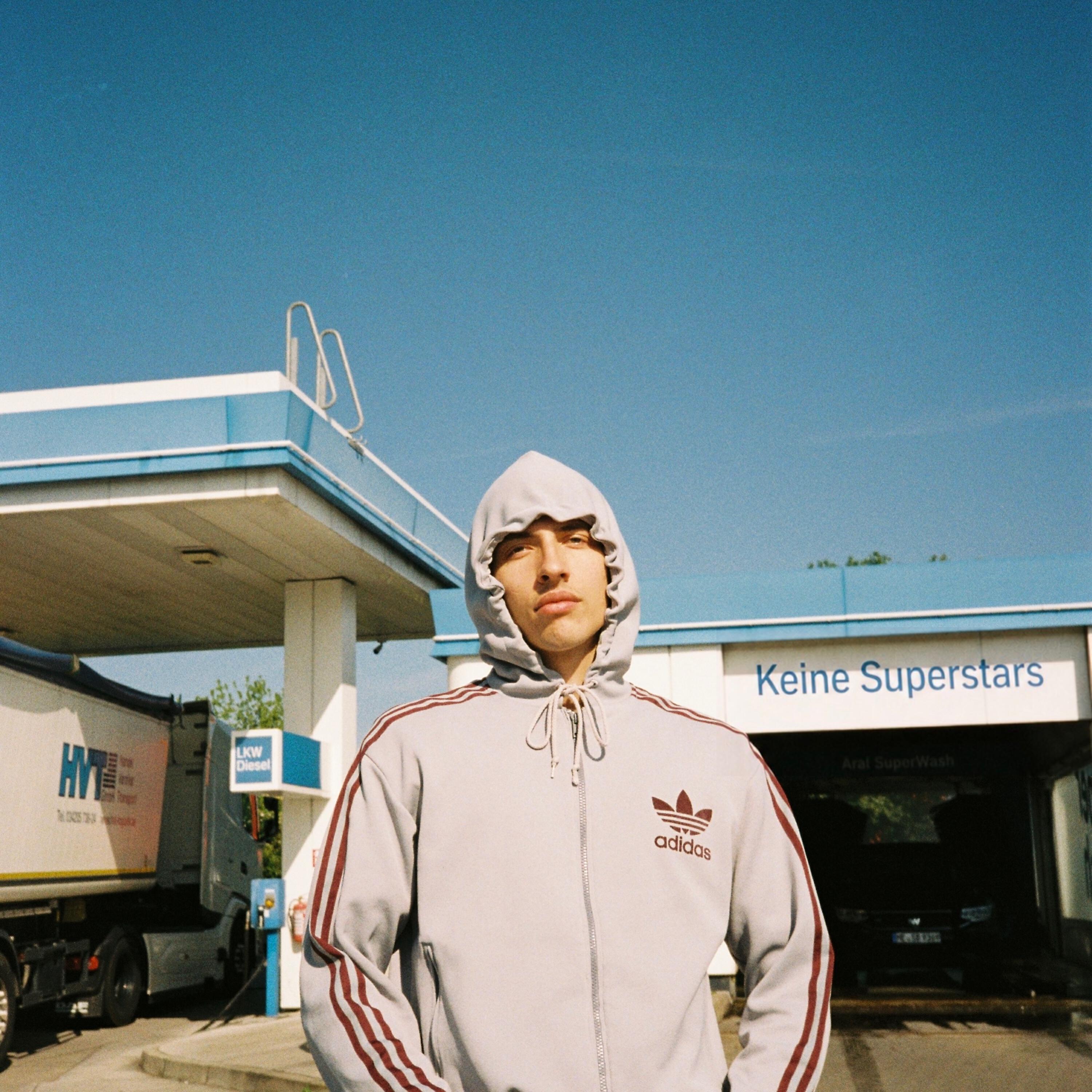 Релиз Keine Superstars