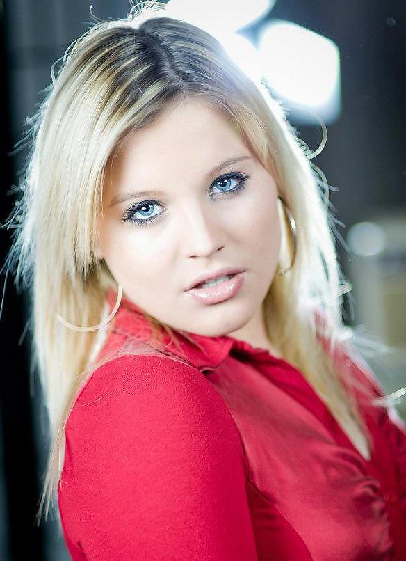 Julia Star все песни в mp3