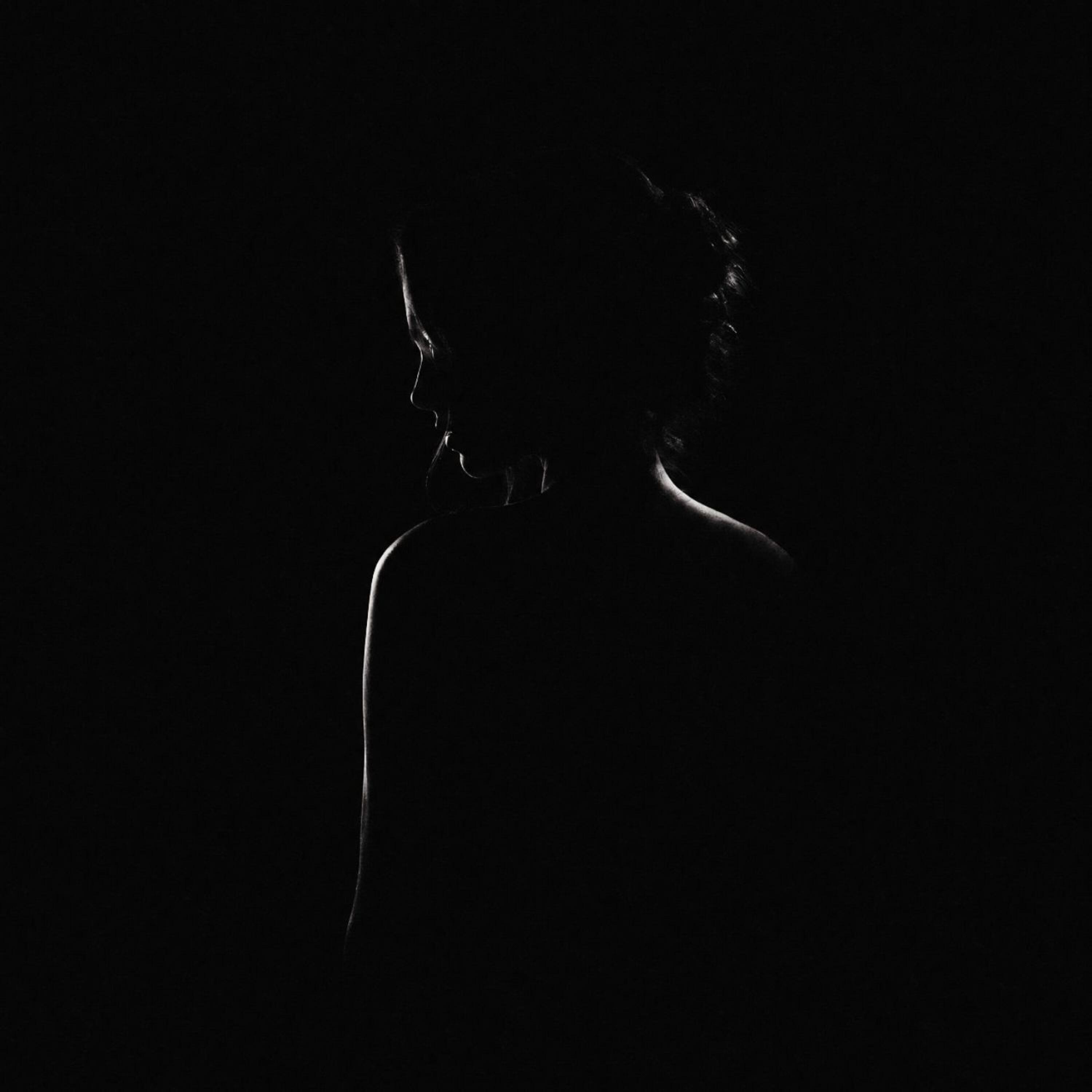 Релиз La nuit glisse sur nos pas