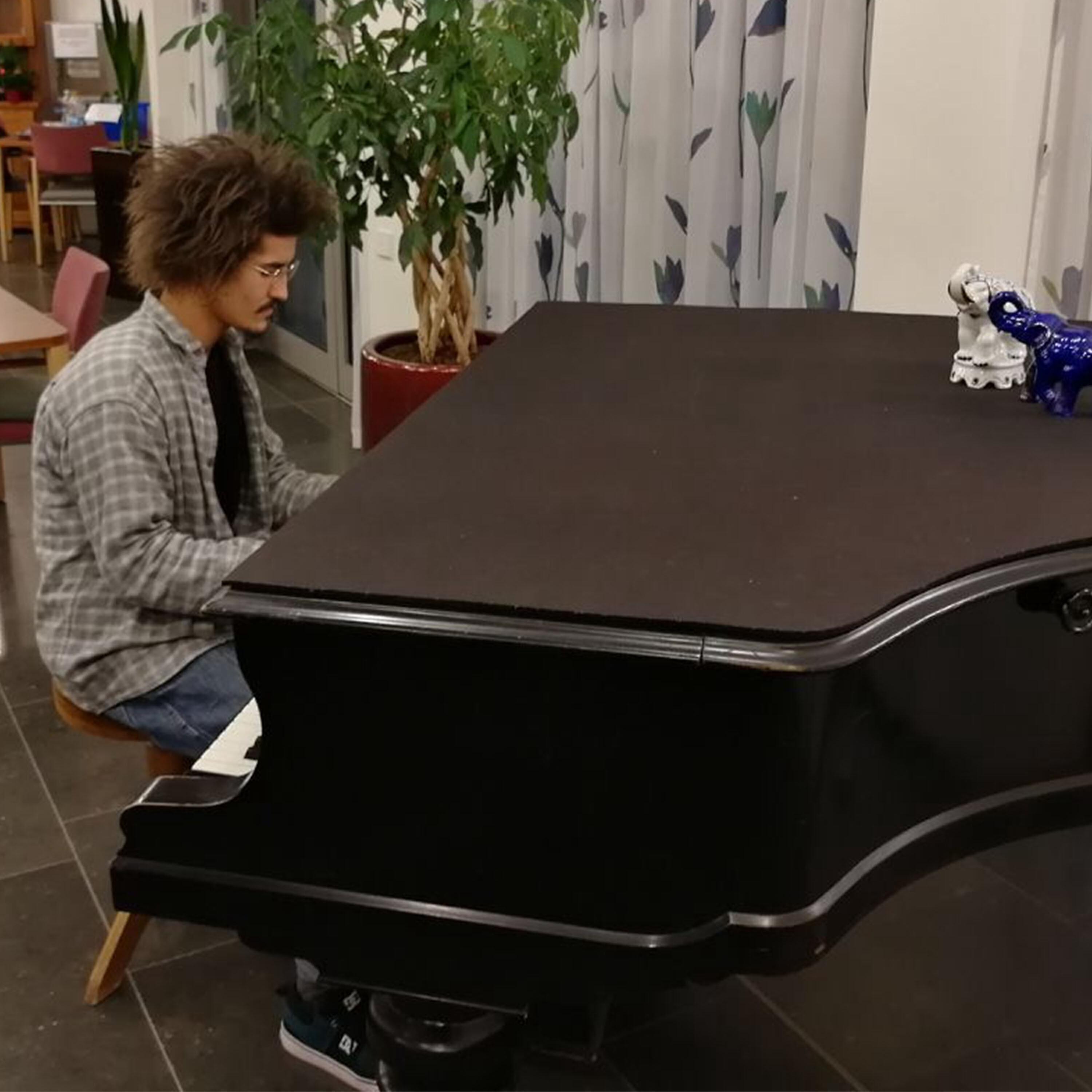 Релиз Mom's Piano