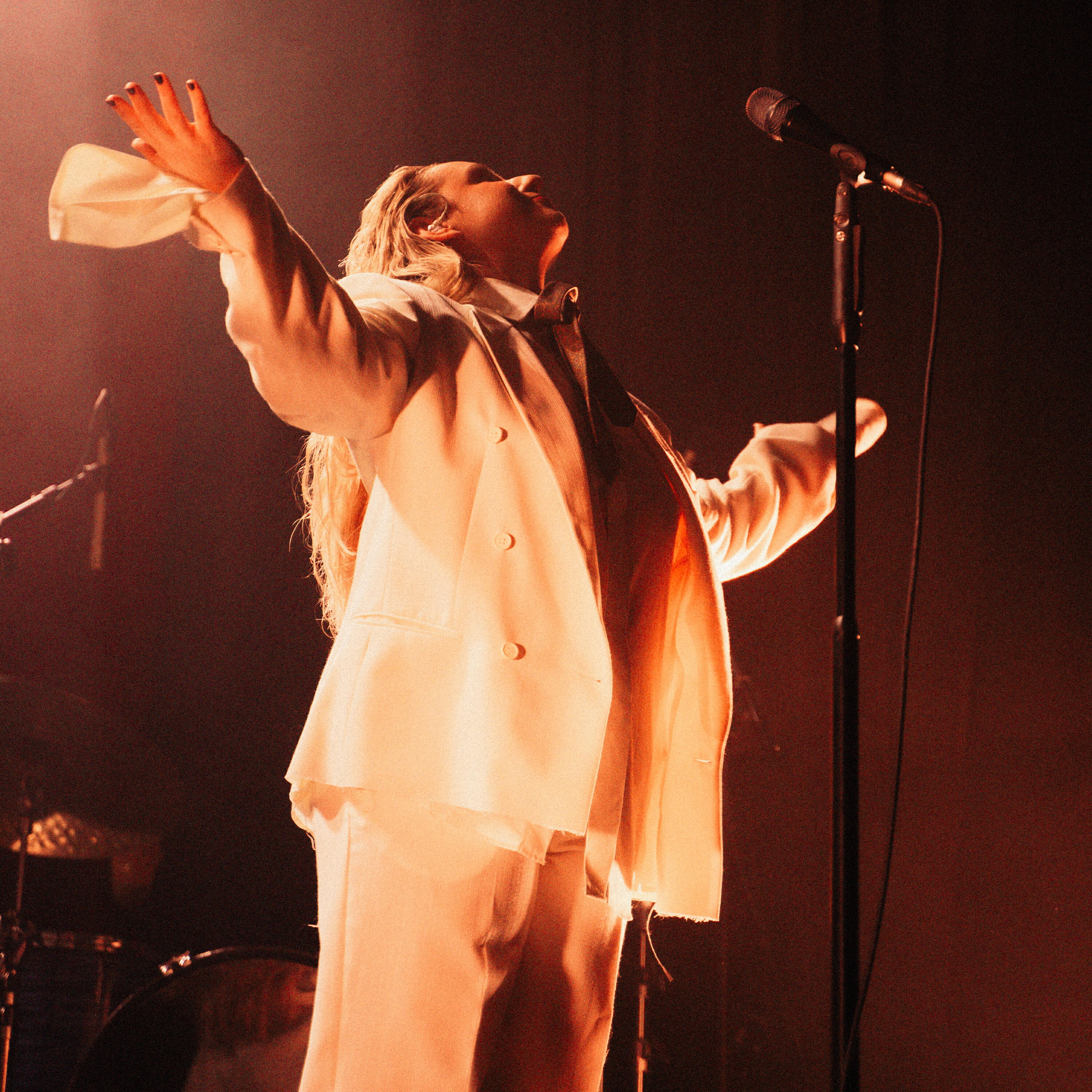 Релиз Ta, co płonie z Miłości (Live at Niebo)