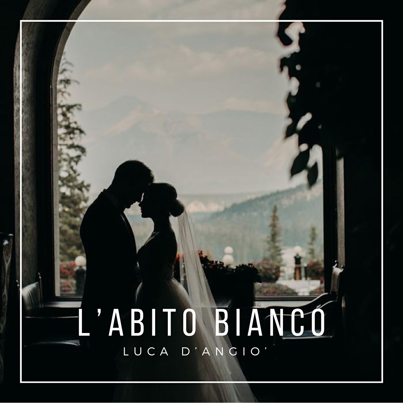 Релиз L' ABITO BIANCO