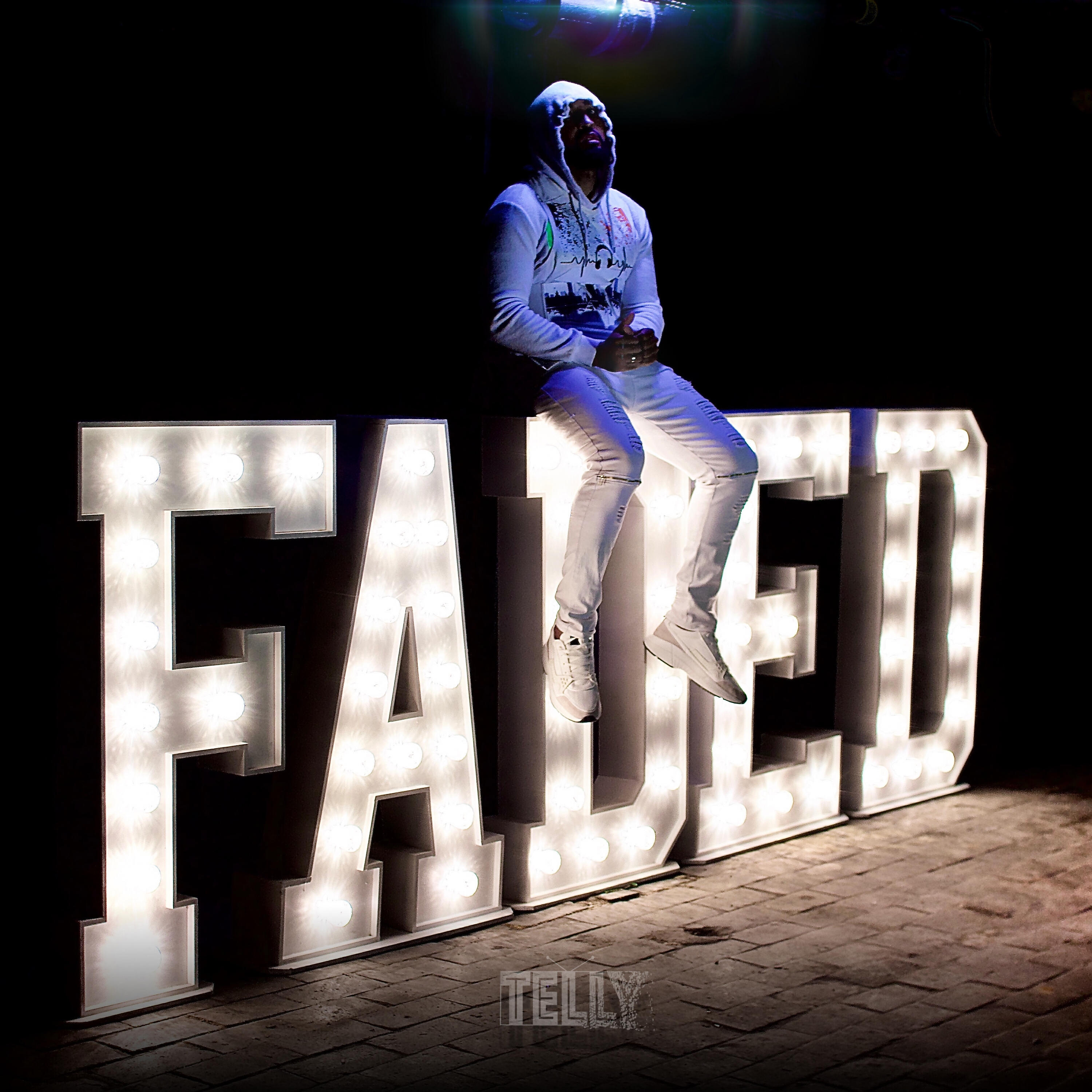 Постер к треку Telly - Faded