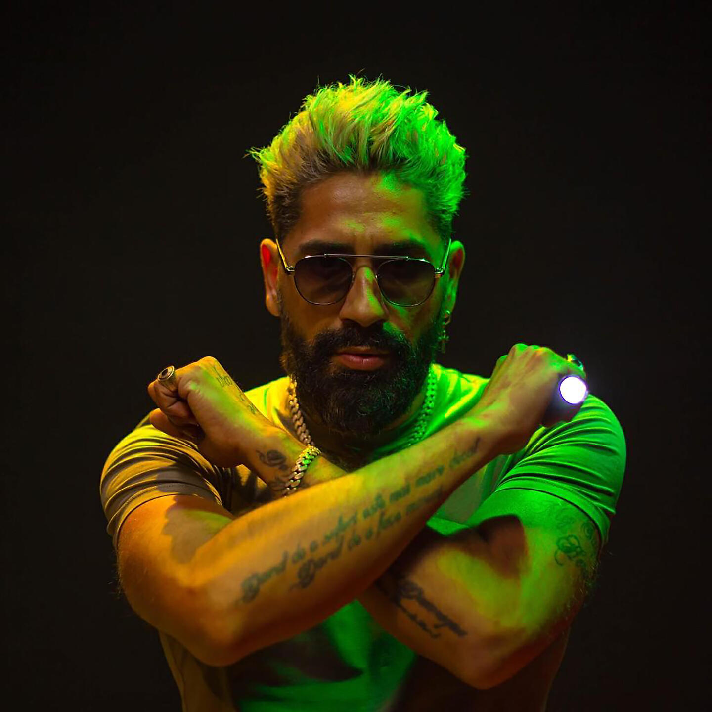 Connect-R, Bruja - To the Max