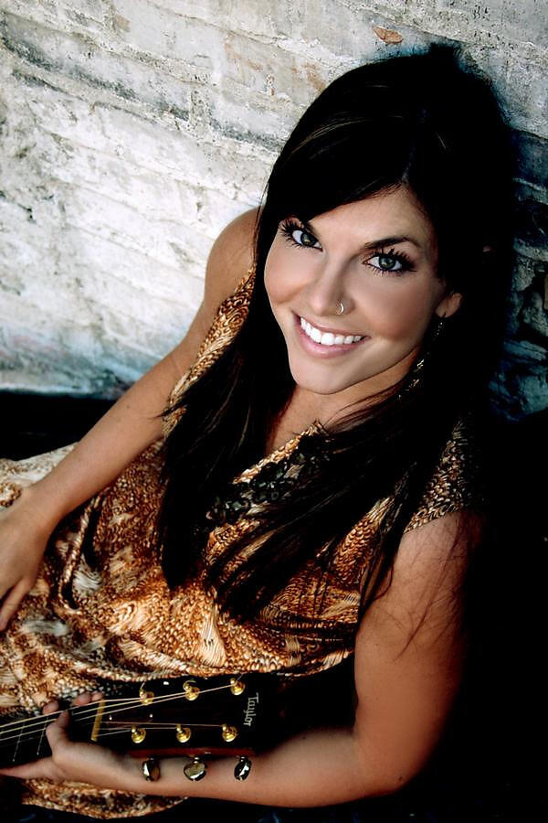Ashlee K Thomas