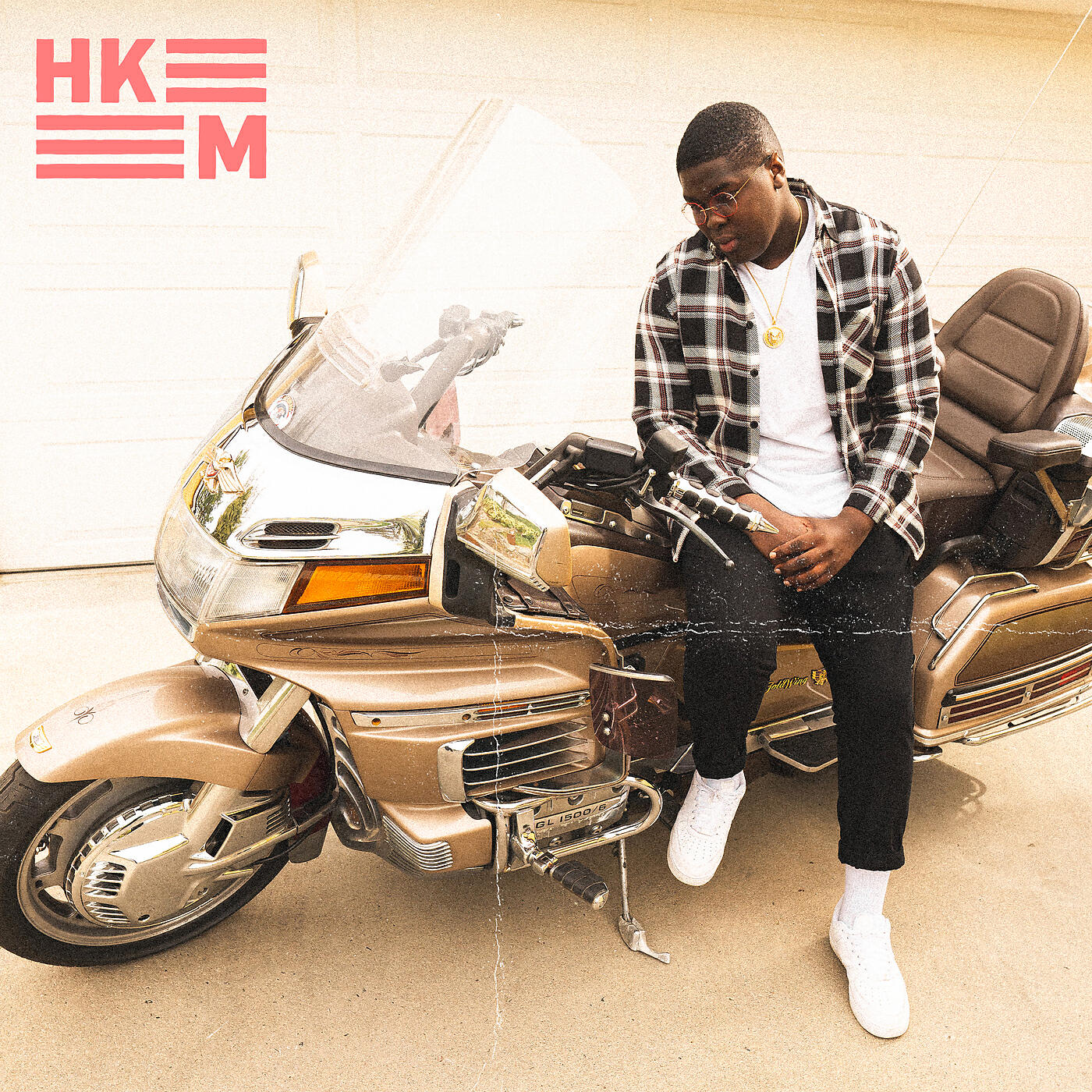 Скачать песню Hkeem - Fly бесплатно в MP3 для Android и iOS