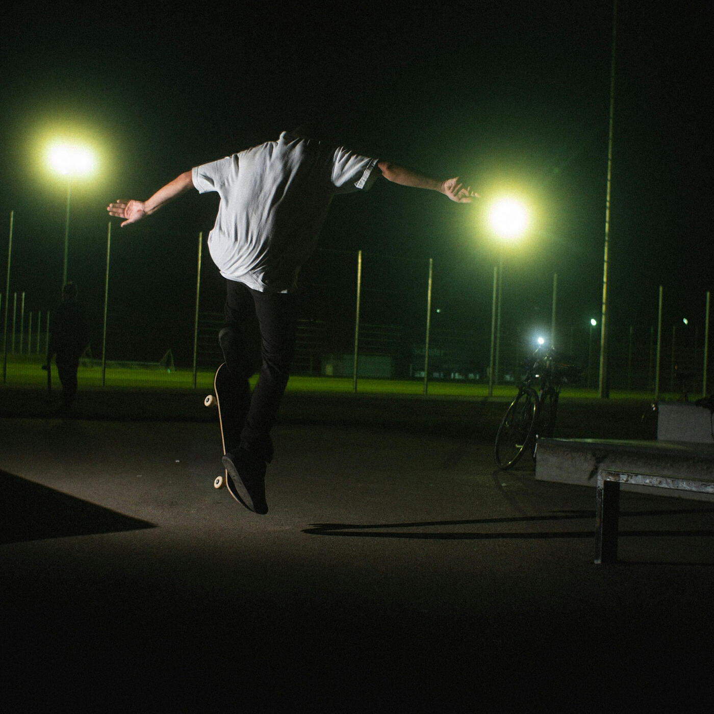 Релиз In the Middle of the Night
