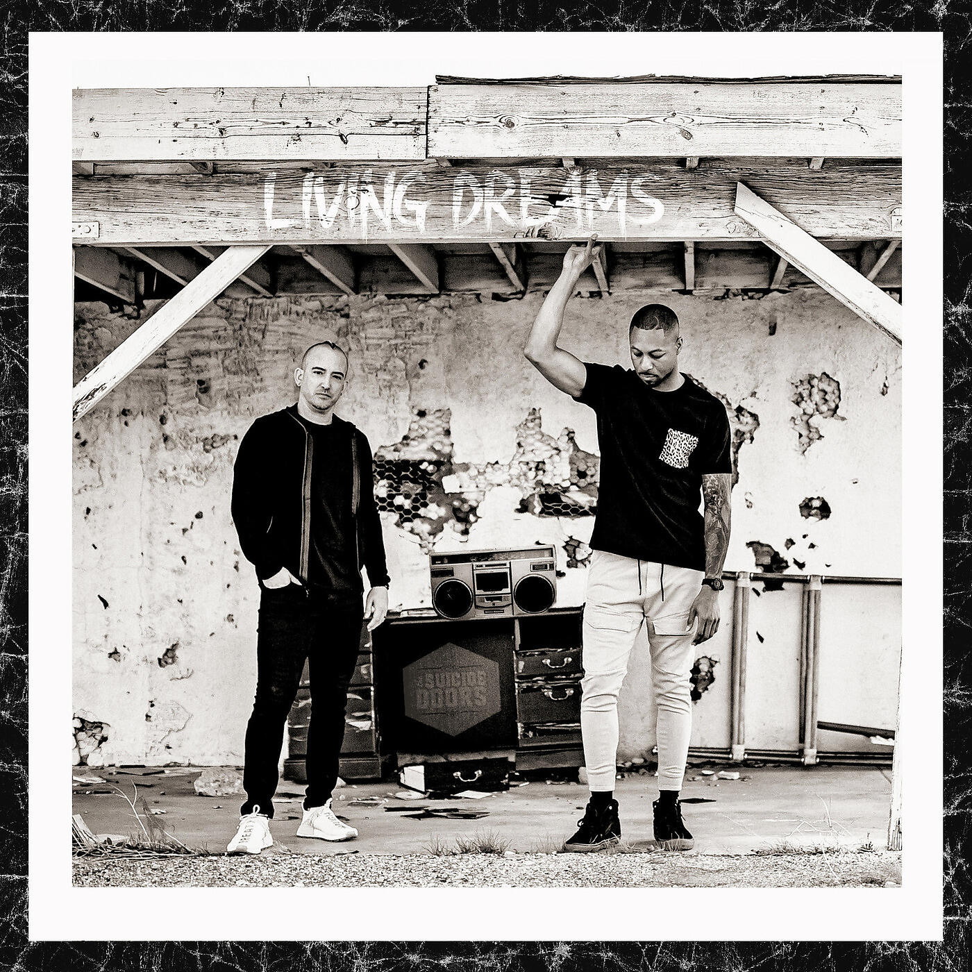 Релиз Living Dreams