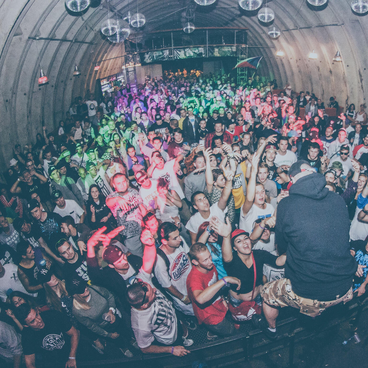 Релиз Ja, Moje Druhé Ja a Mona