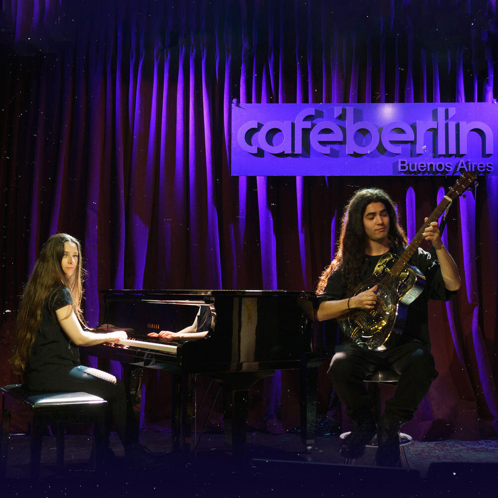 Релиз En Vivo En Cafe Berlin