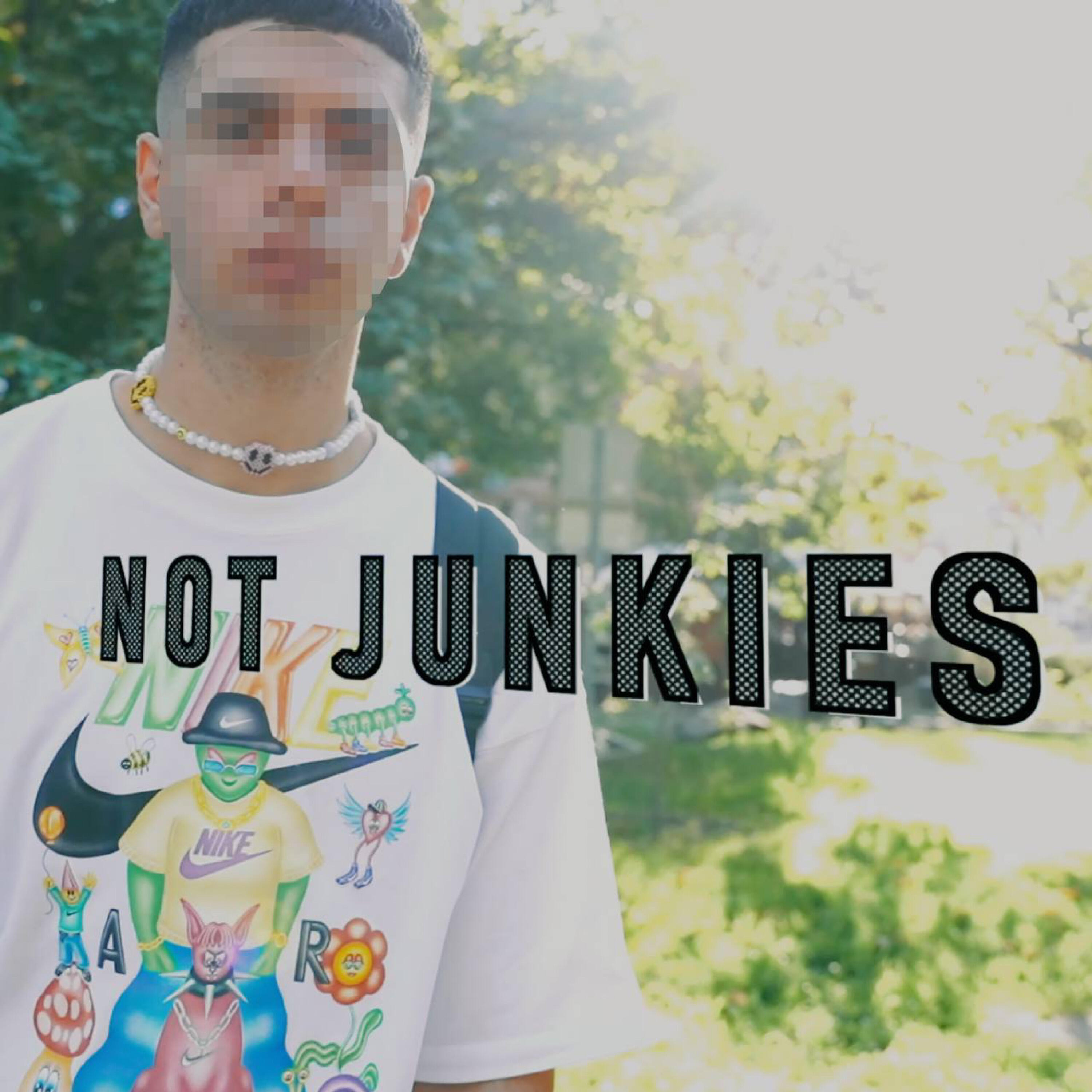 Скачать песню Mayson - NOT JUNKIES бесплатно в MP3 для Android и iOS