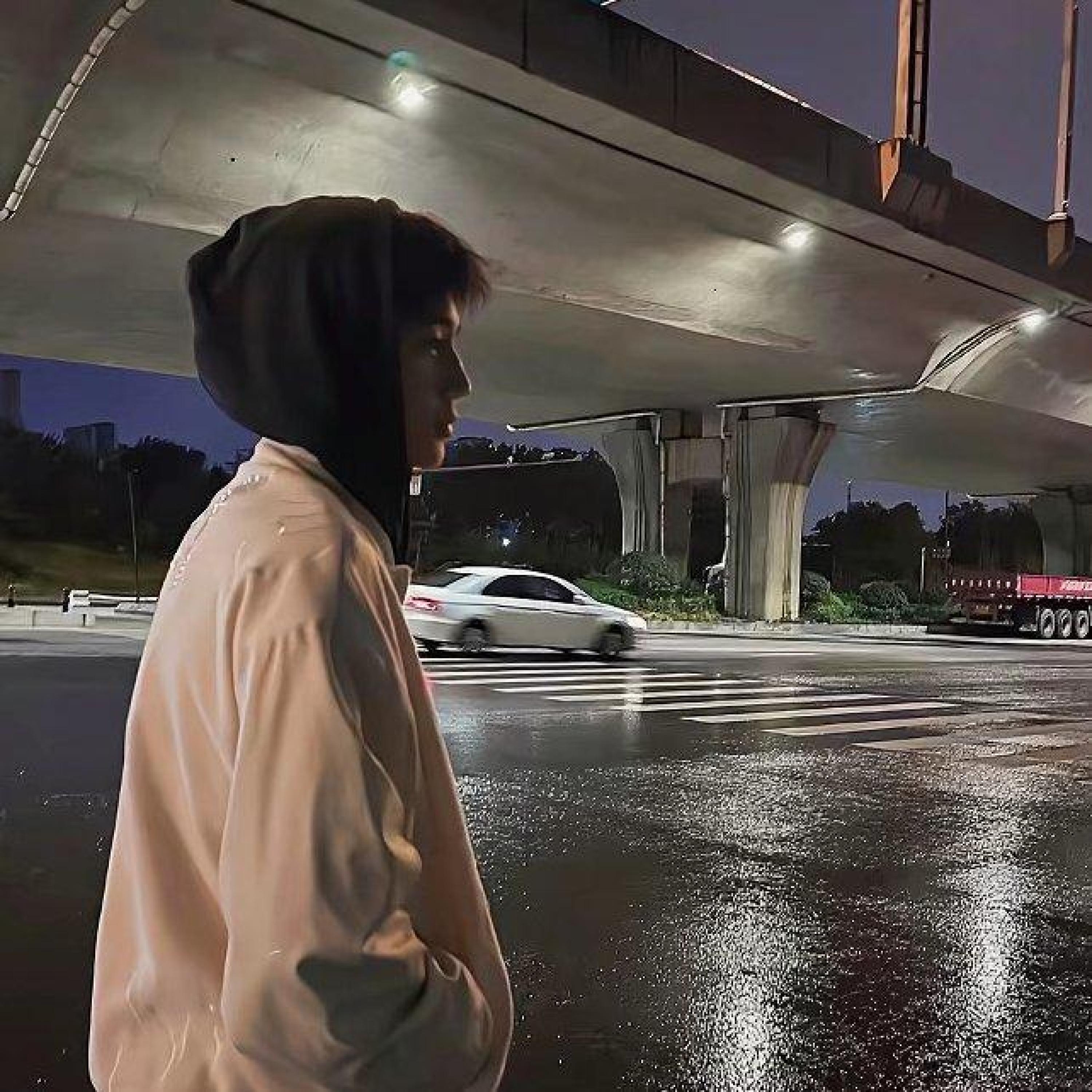 Релиз 如烟花般短暂