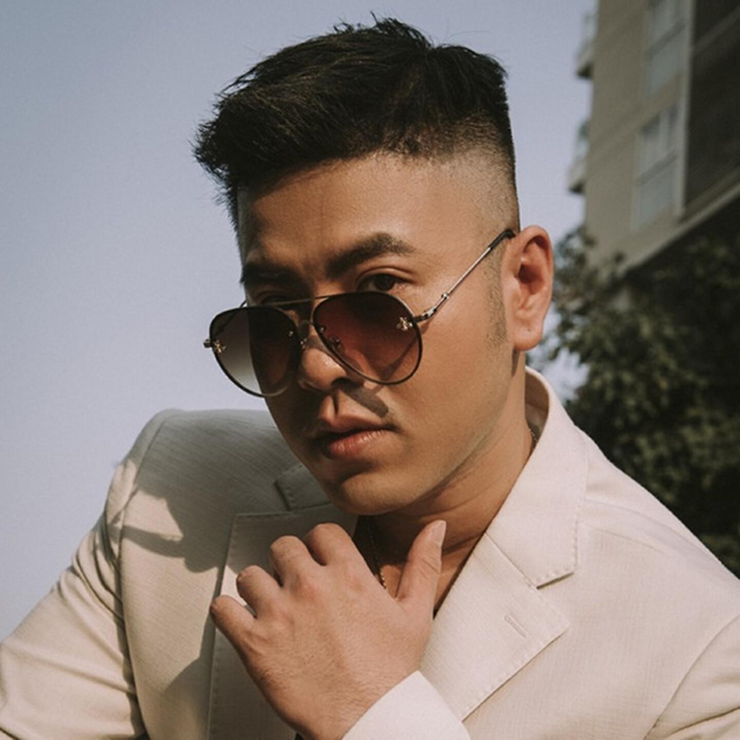 Hồ Việt Trung