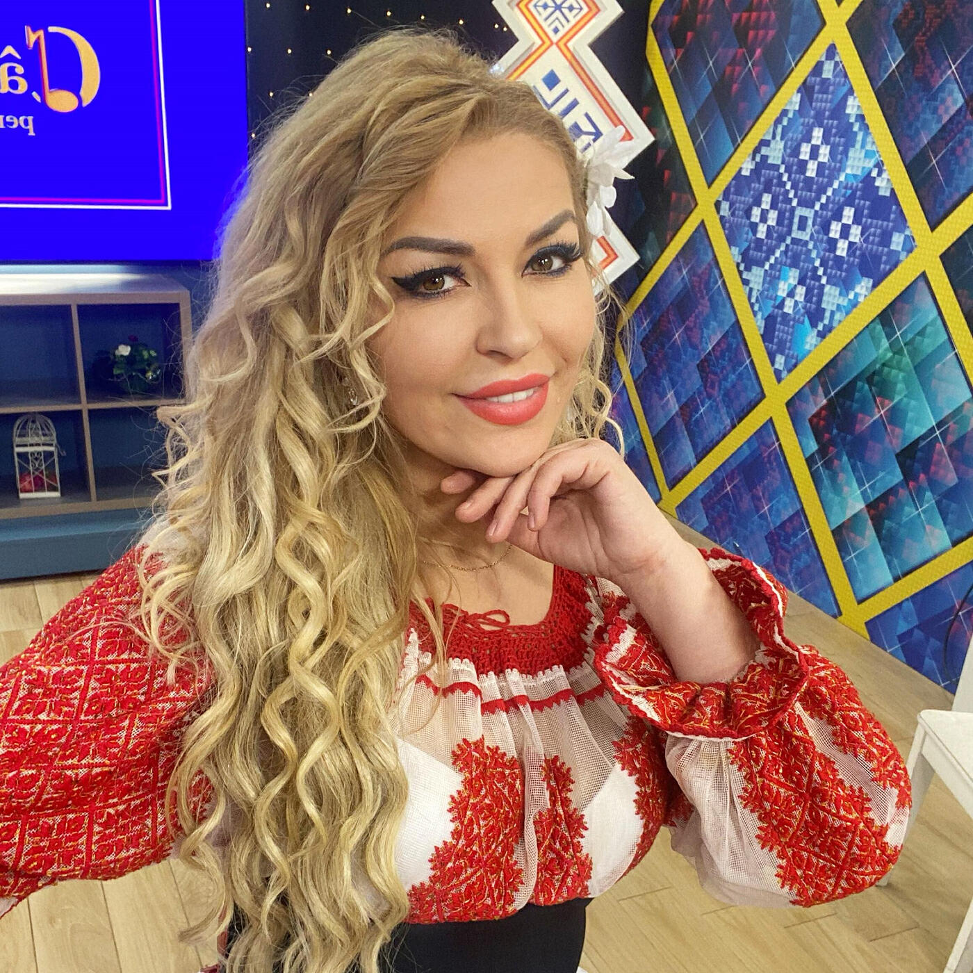 Скачать песню Lorenna - Tuica Tuica (Live) бесплатно в MP3 для Android и iOS