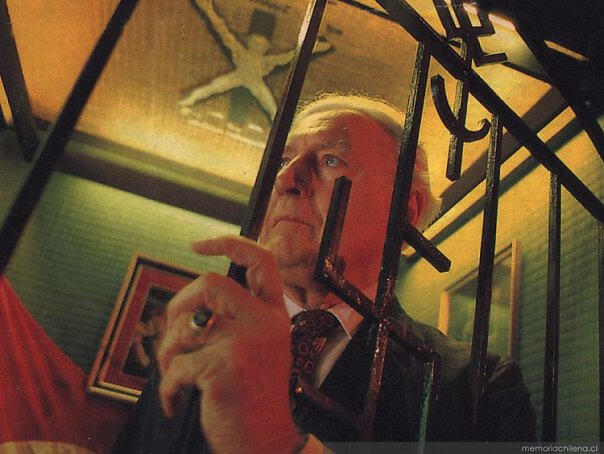 Miguel Serrano