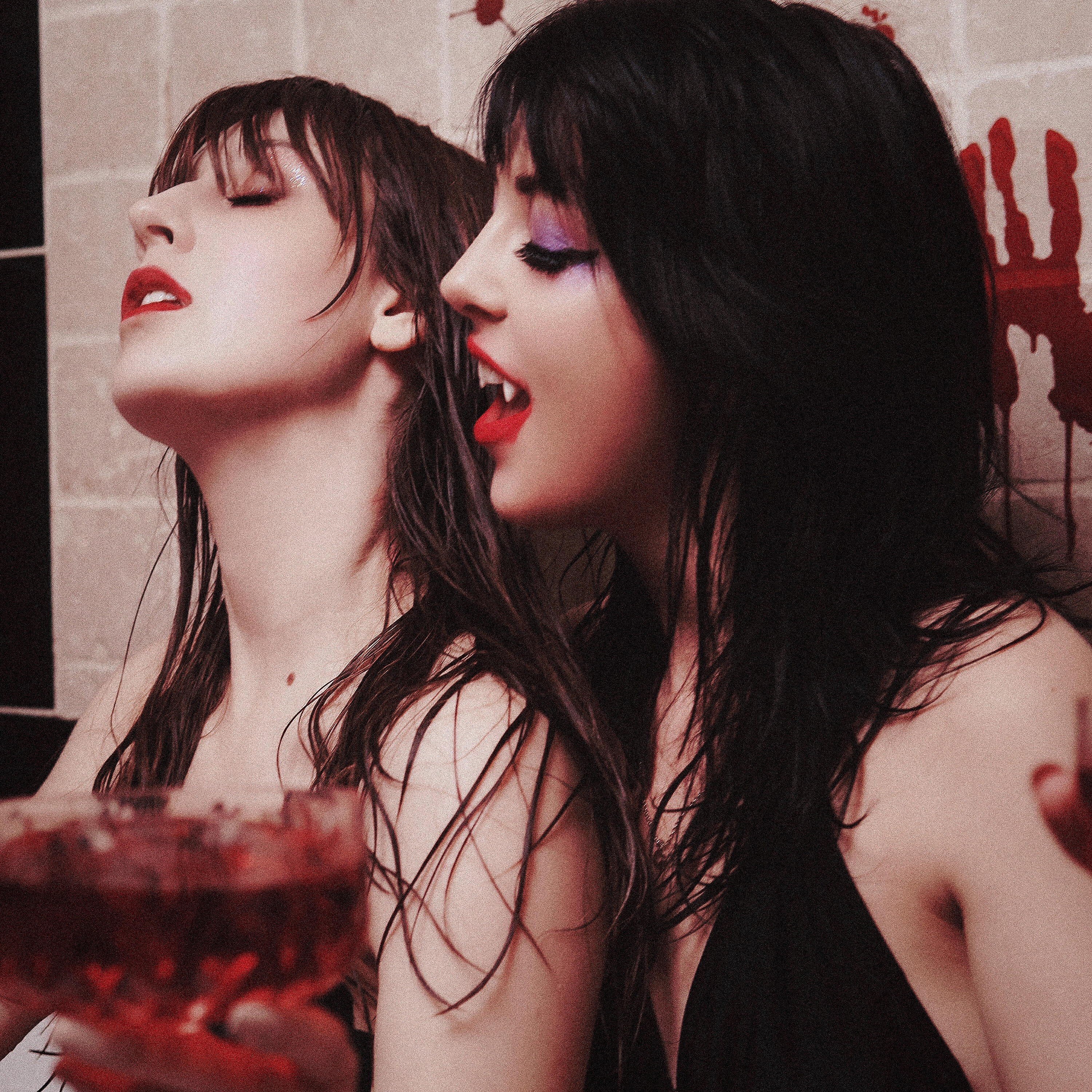 Релиз Fangs
