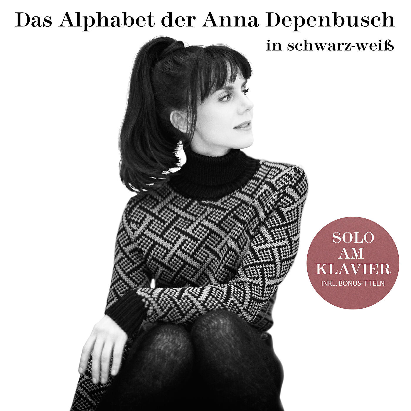 Релиз Das Alphabet der Anna Depenbusch in Schwarz-Weiß. Solo am Klavier