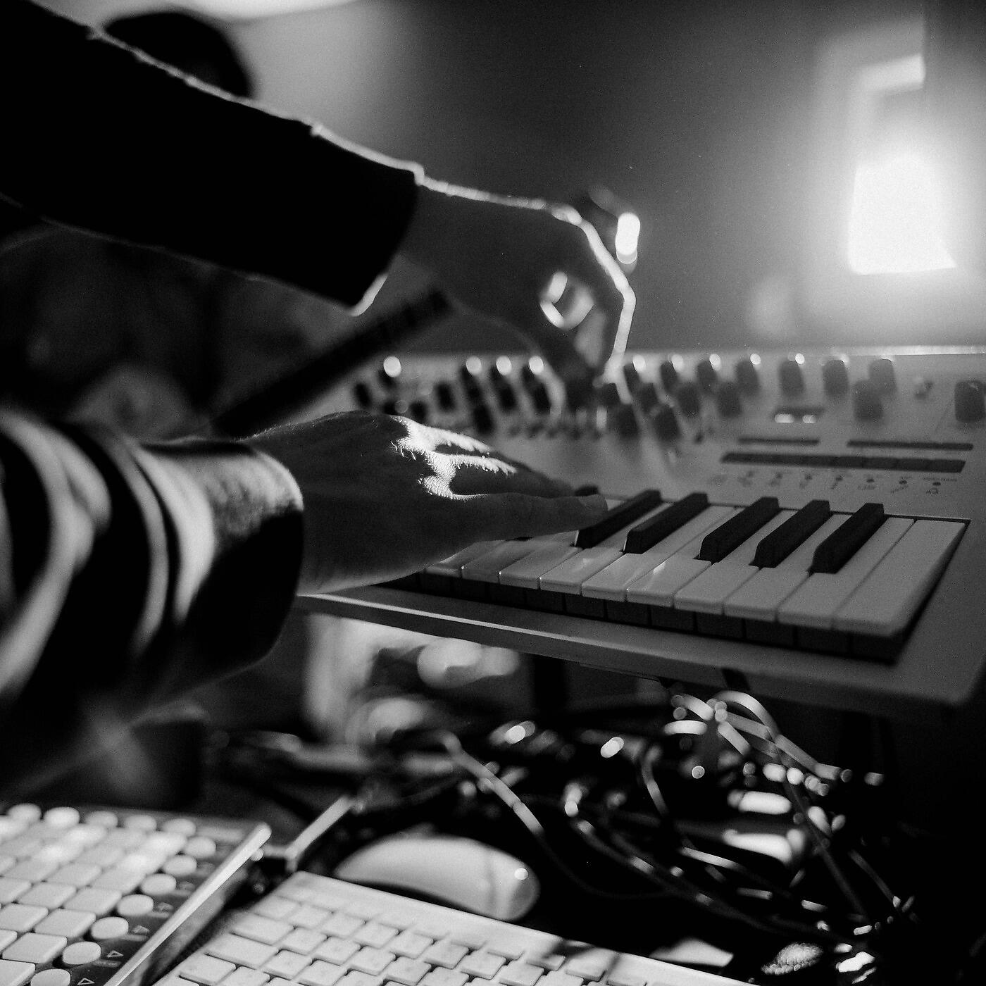 Трек Studio (Live at Cold Skin Studio)