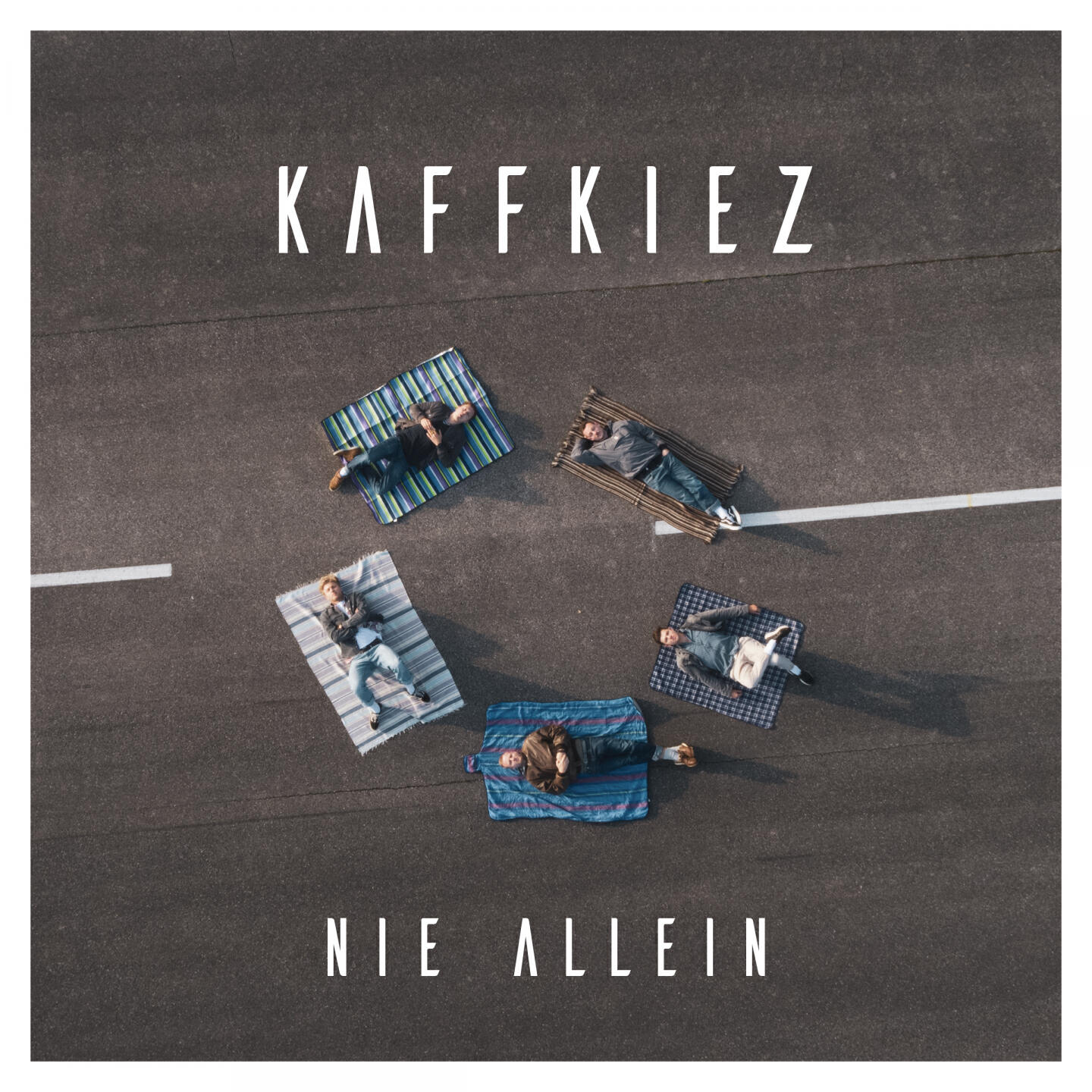 Релиз Nie Allein