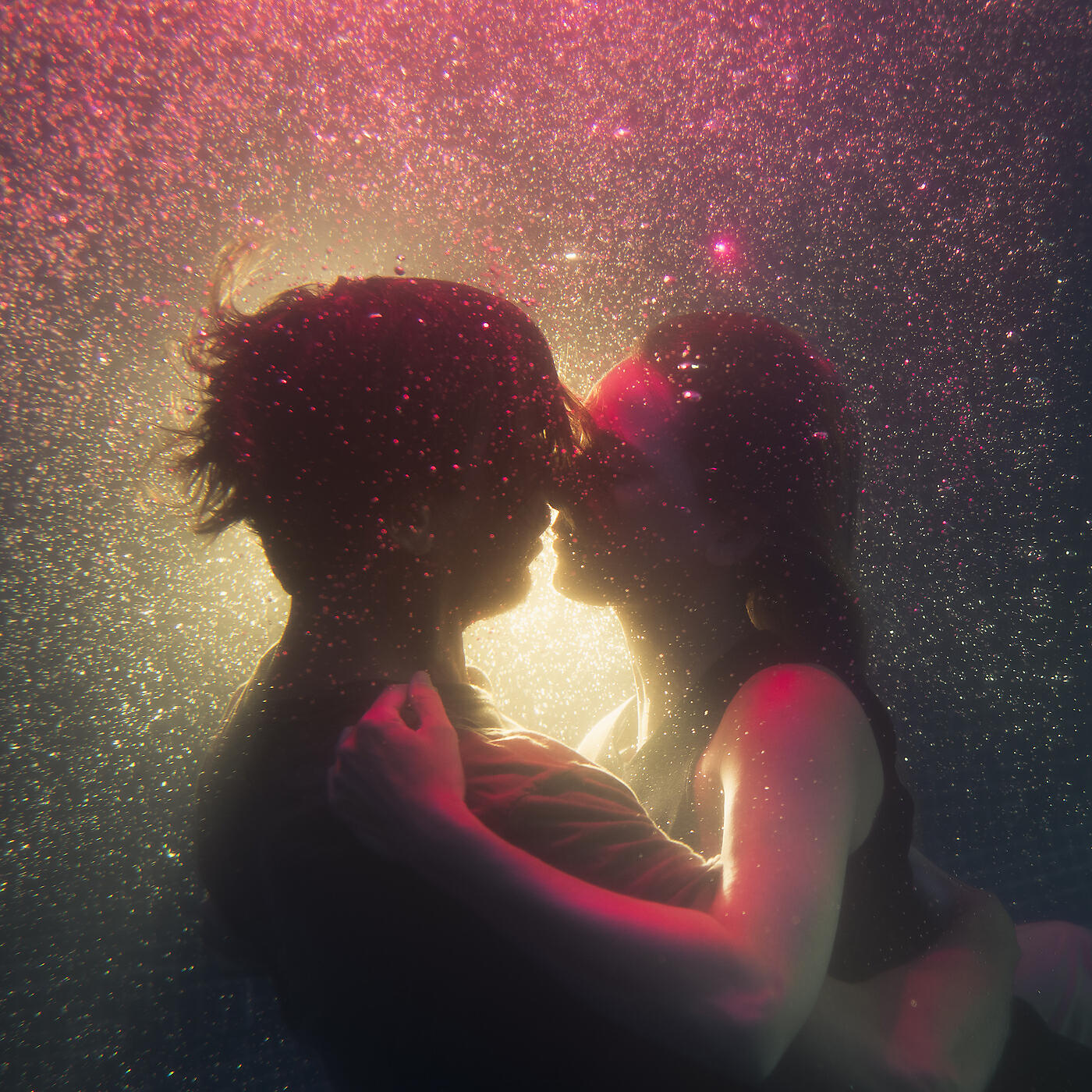 Релиз Hold Her While You Can