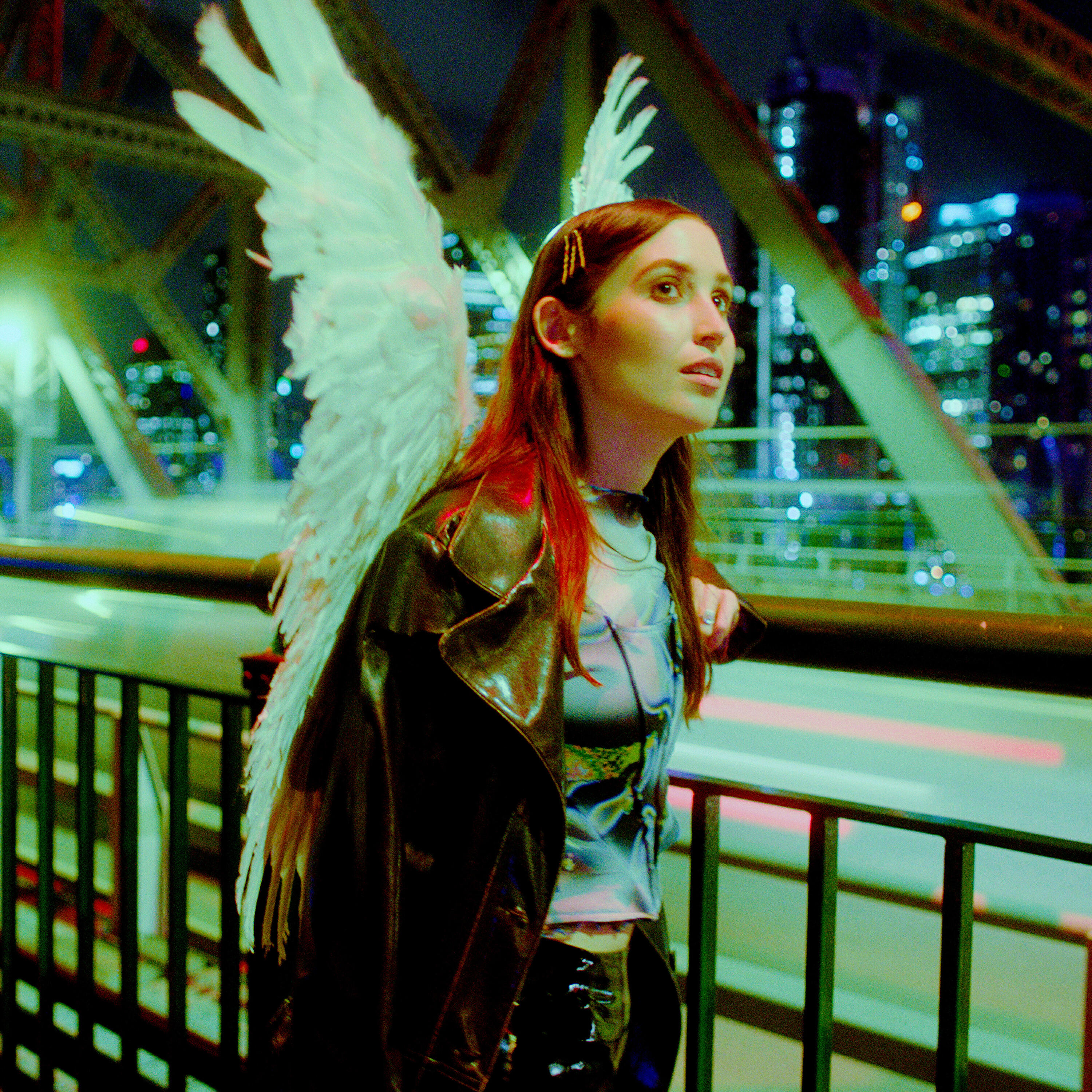 Релиз Lights On