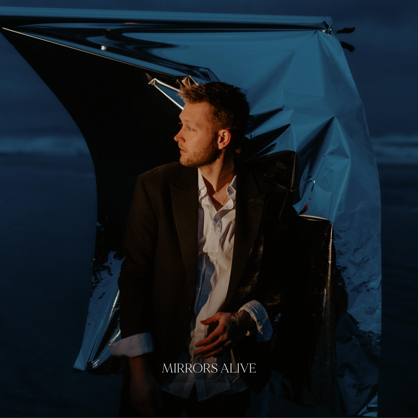 Релиз Mirrors Alive