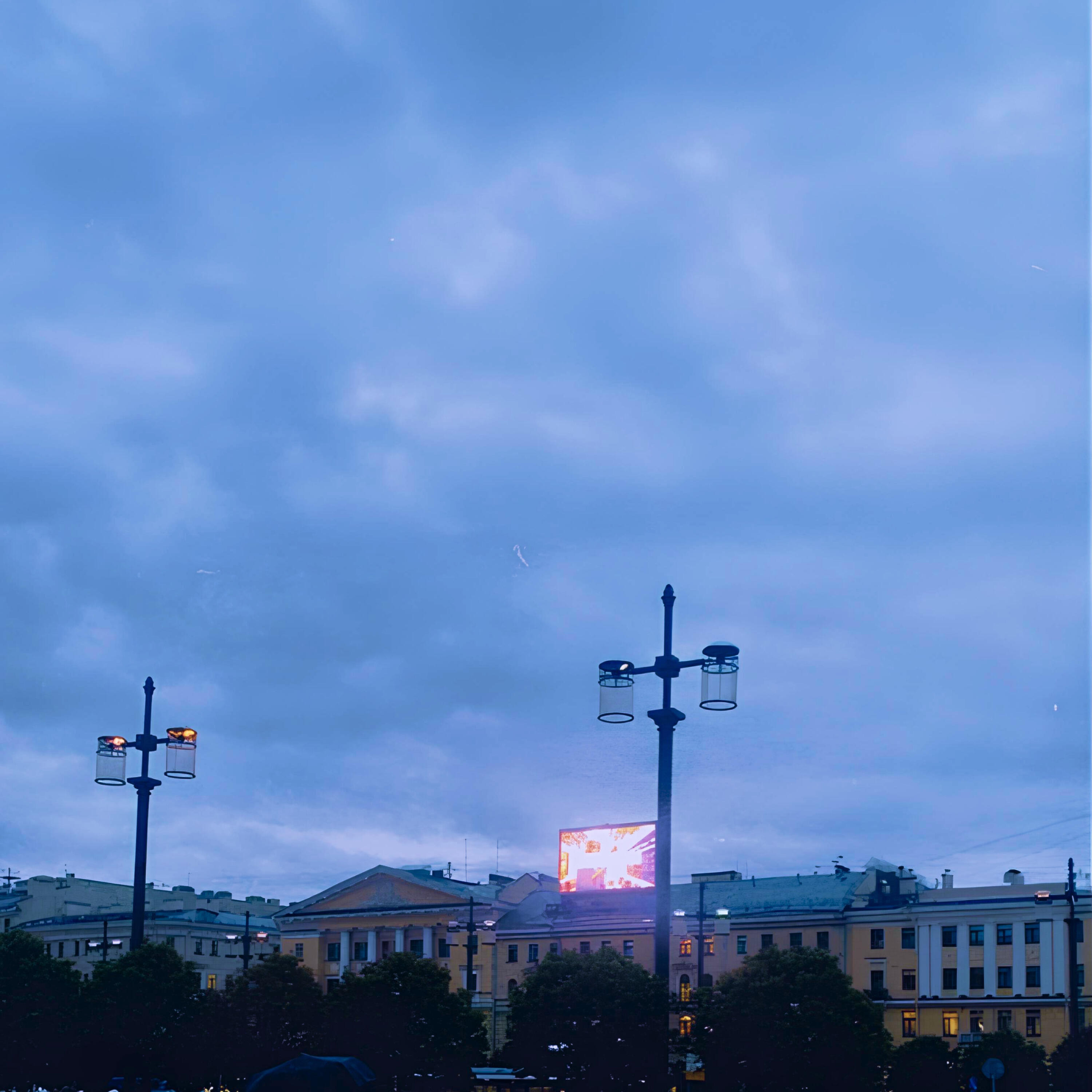 Блондинка в душе