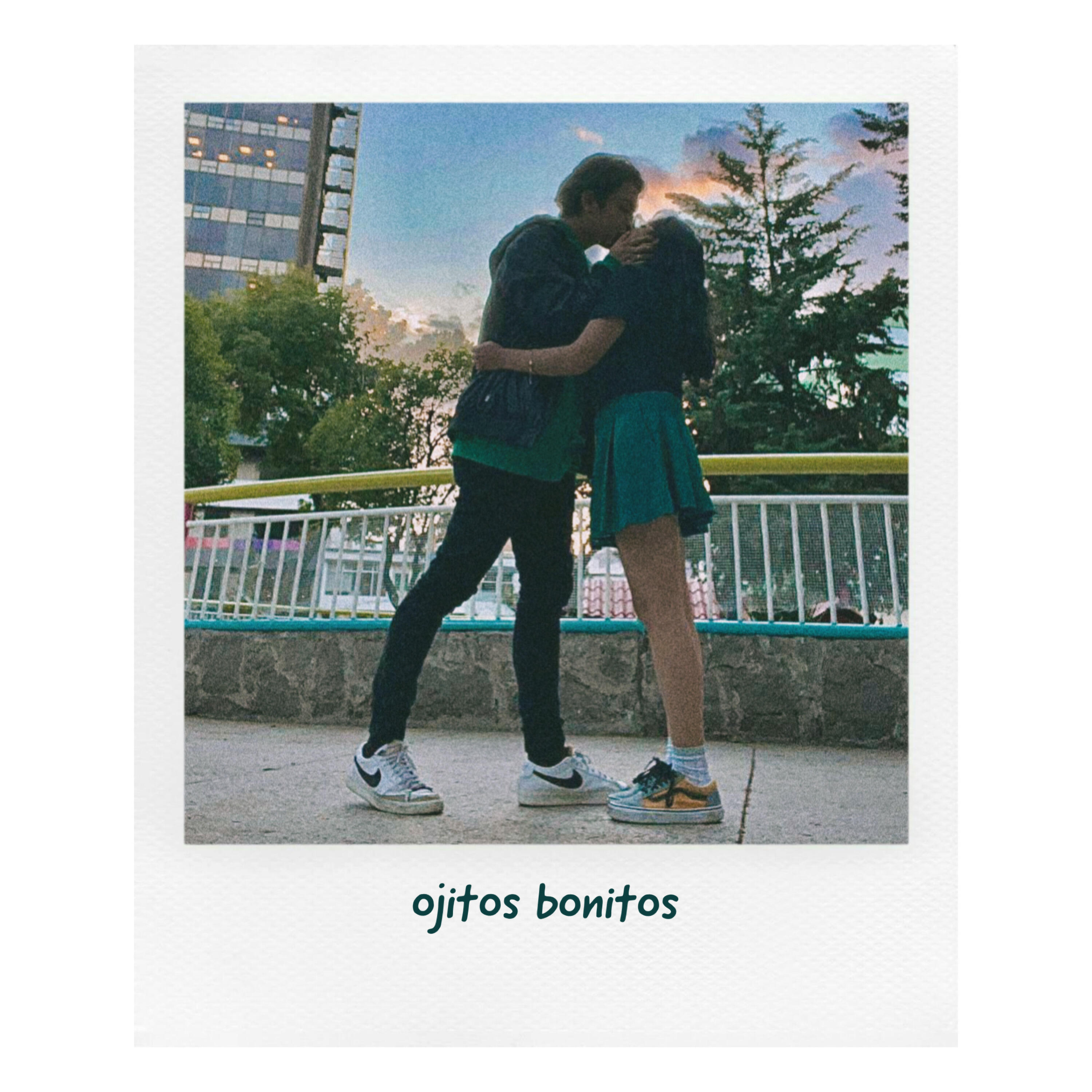 Релиз Ojitos Bonitos