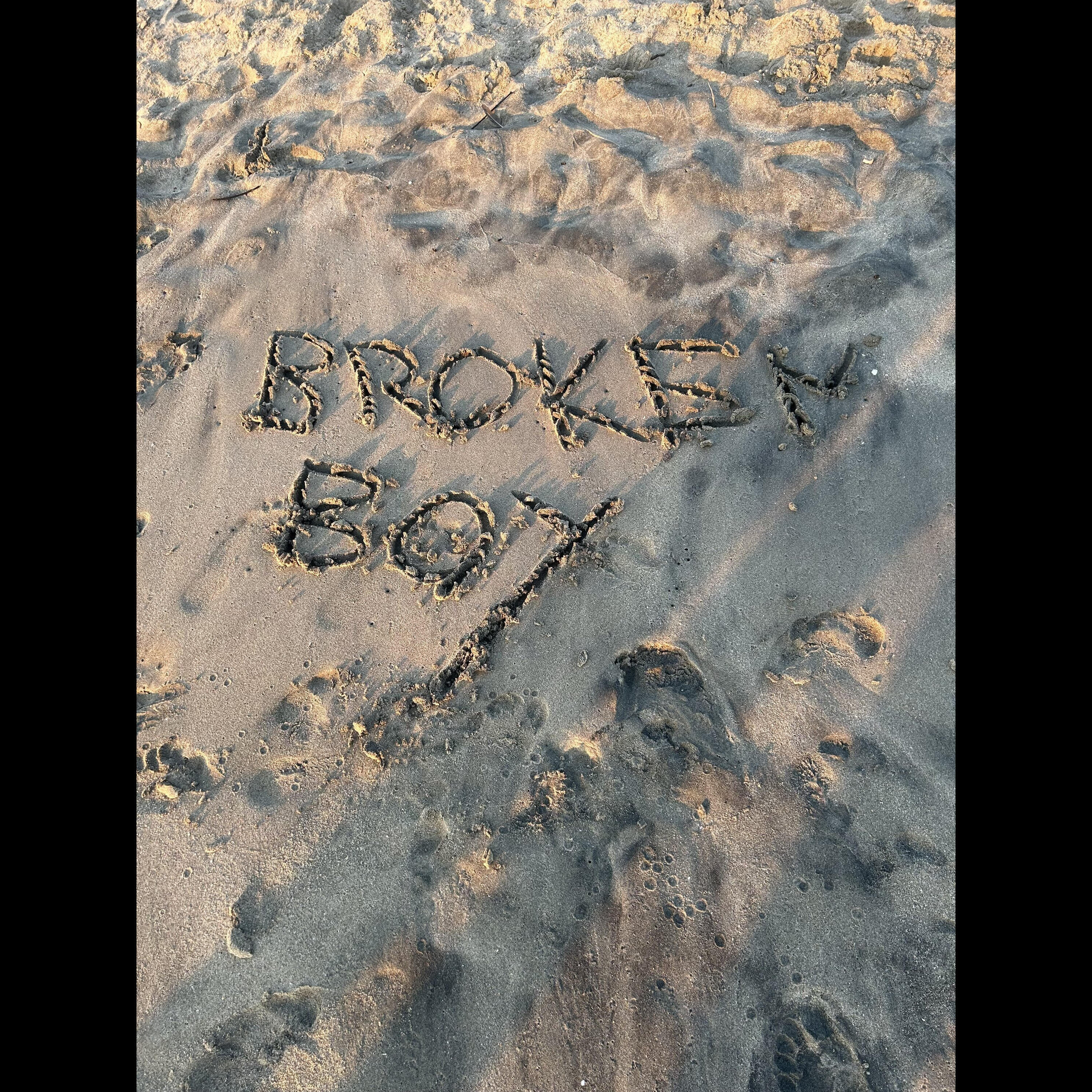 Релиз Brokn Boy
