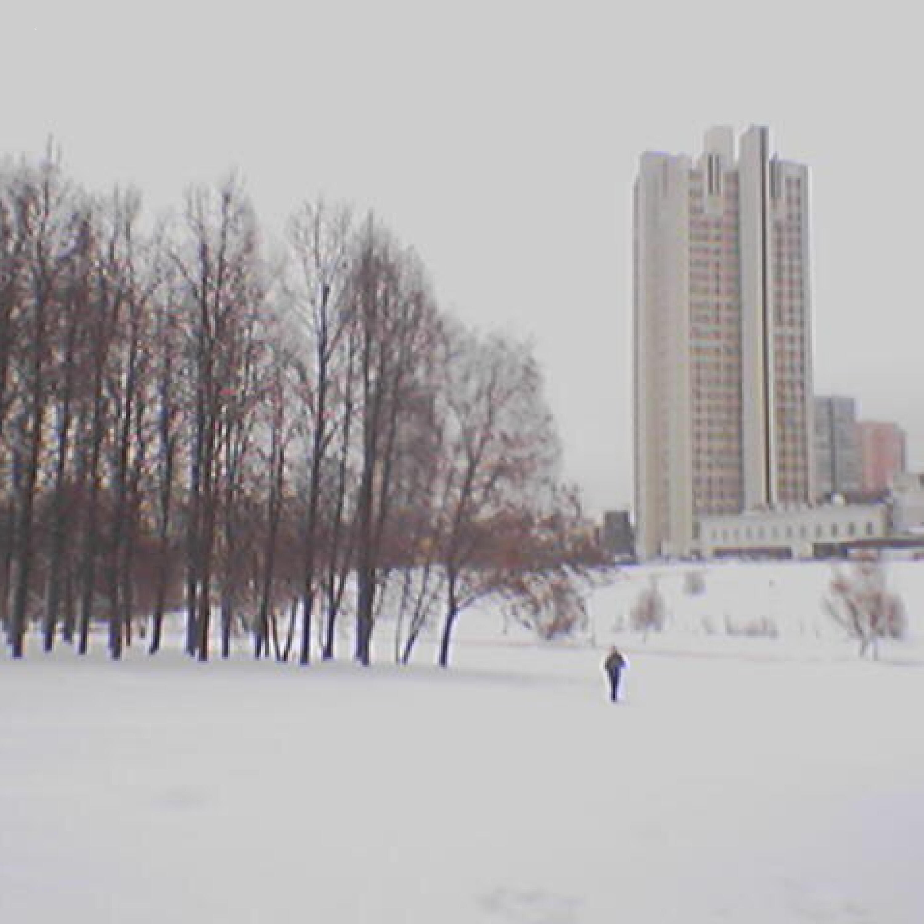 Релиз Далеко от людей