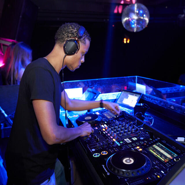 Релиз 电音DJ舞曲炸场 酒吧蹦迪DJ 夜店劲爆嗨曲 车载DJ重低音劲爆舞曲