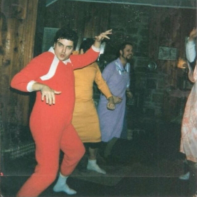 Релиз Tell Your Neighbor Not to Worry