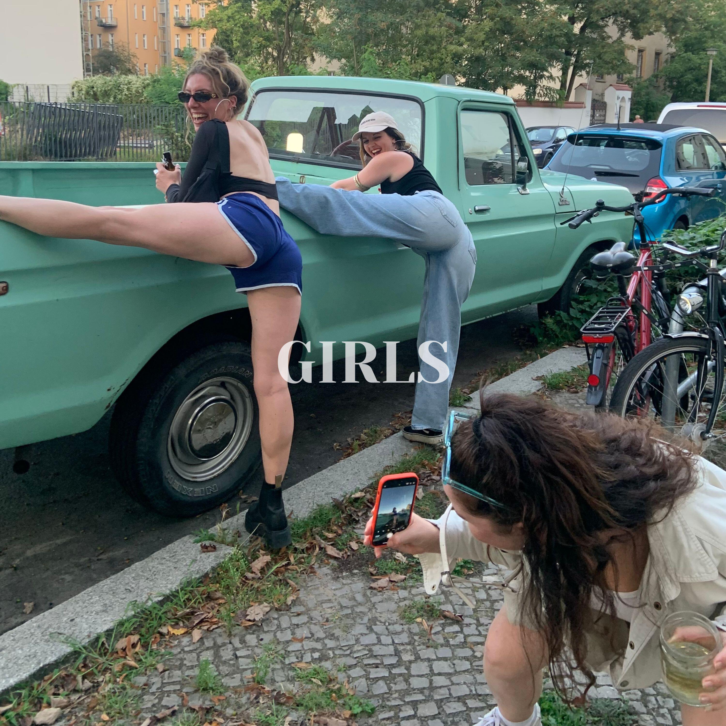 Трек GIRLS <3
